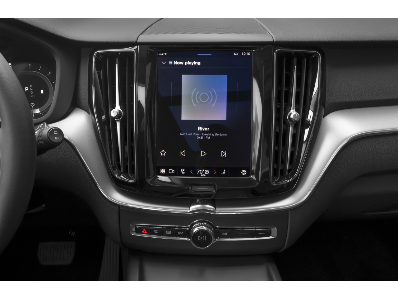 2023 Volvo XC60 Ultimate Dark Theme