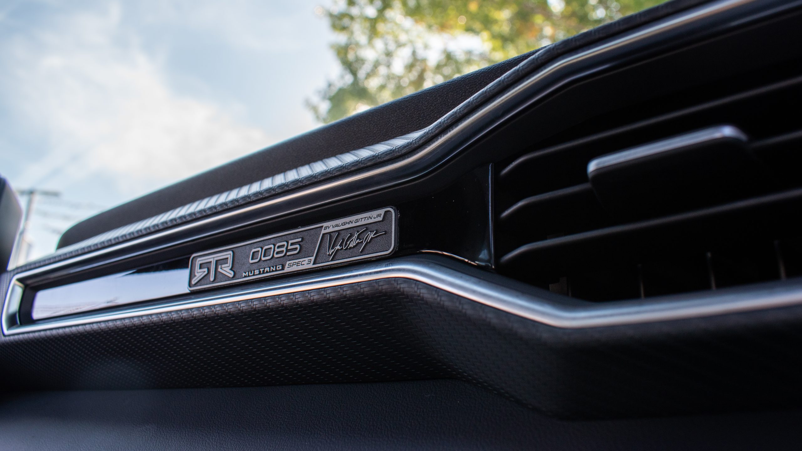 2024 RTR SPEC 3 IN OXFORD WHITE