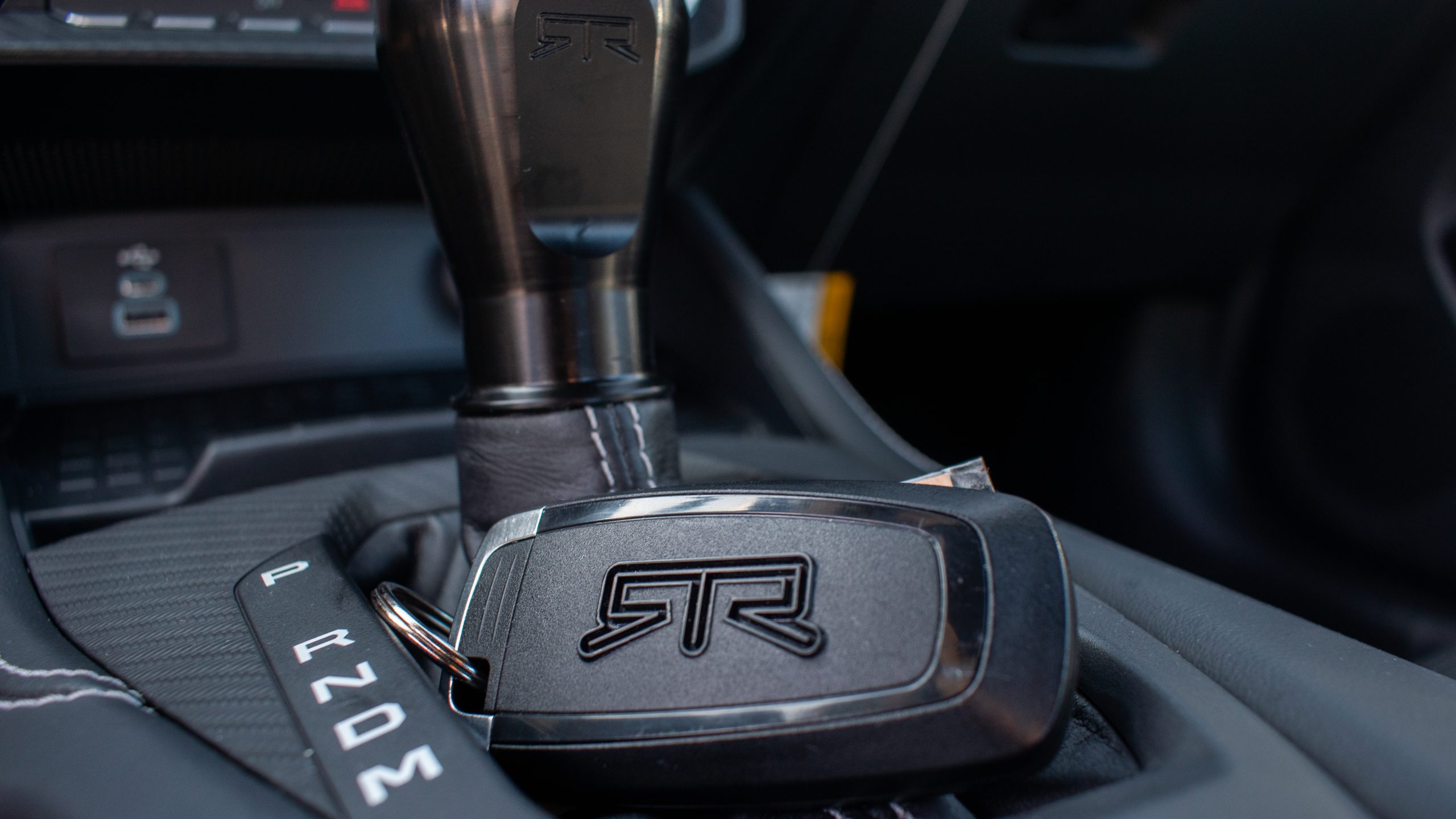 2024 RTR SPEC 3 IN OXFORD WHITE