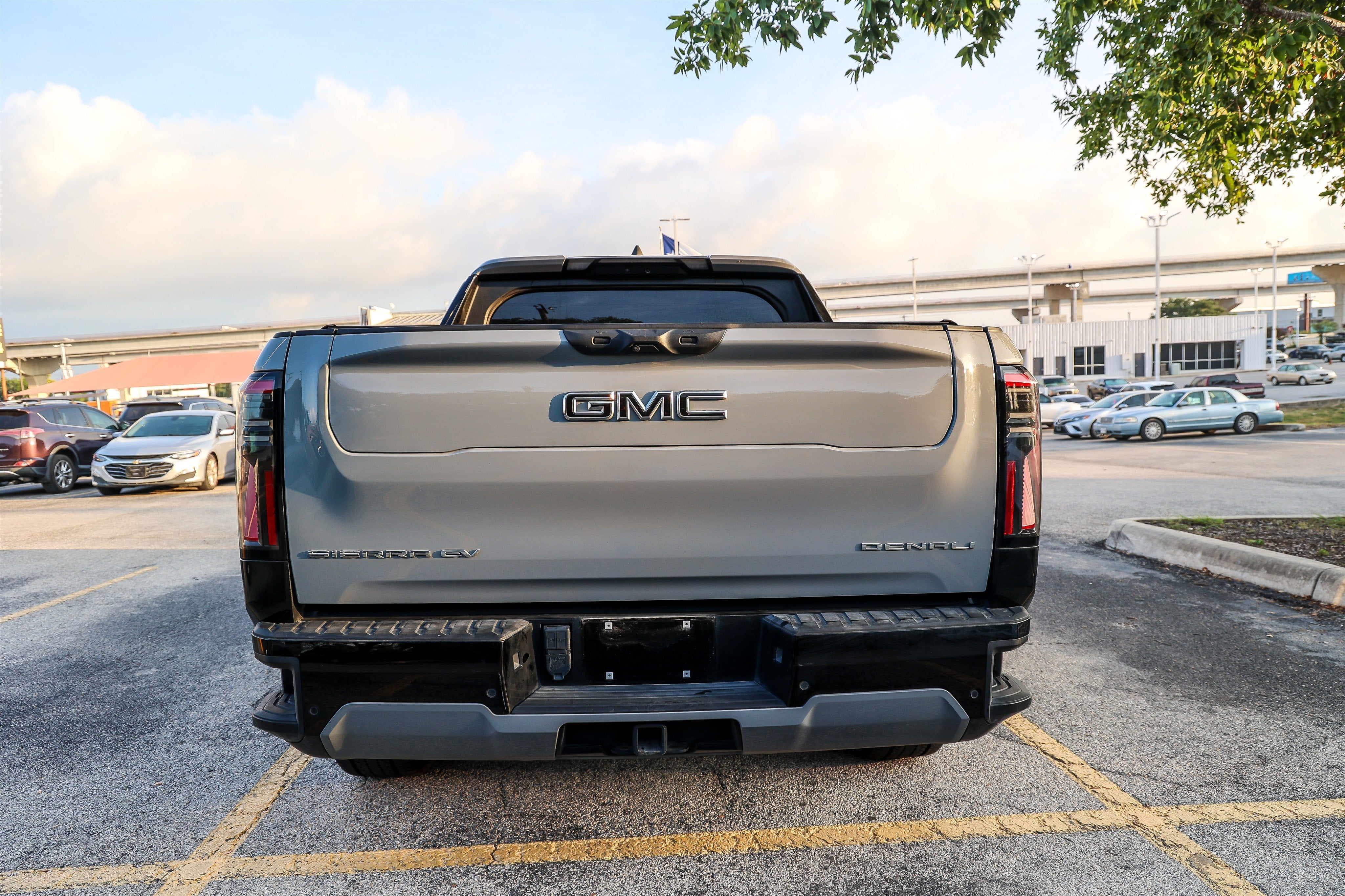 2024 GMC Sierra EV Denali Edition 1