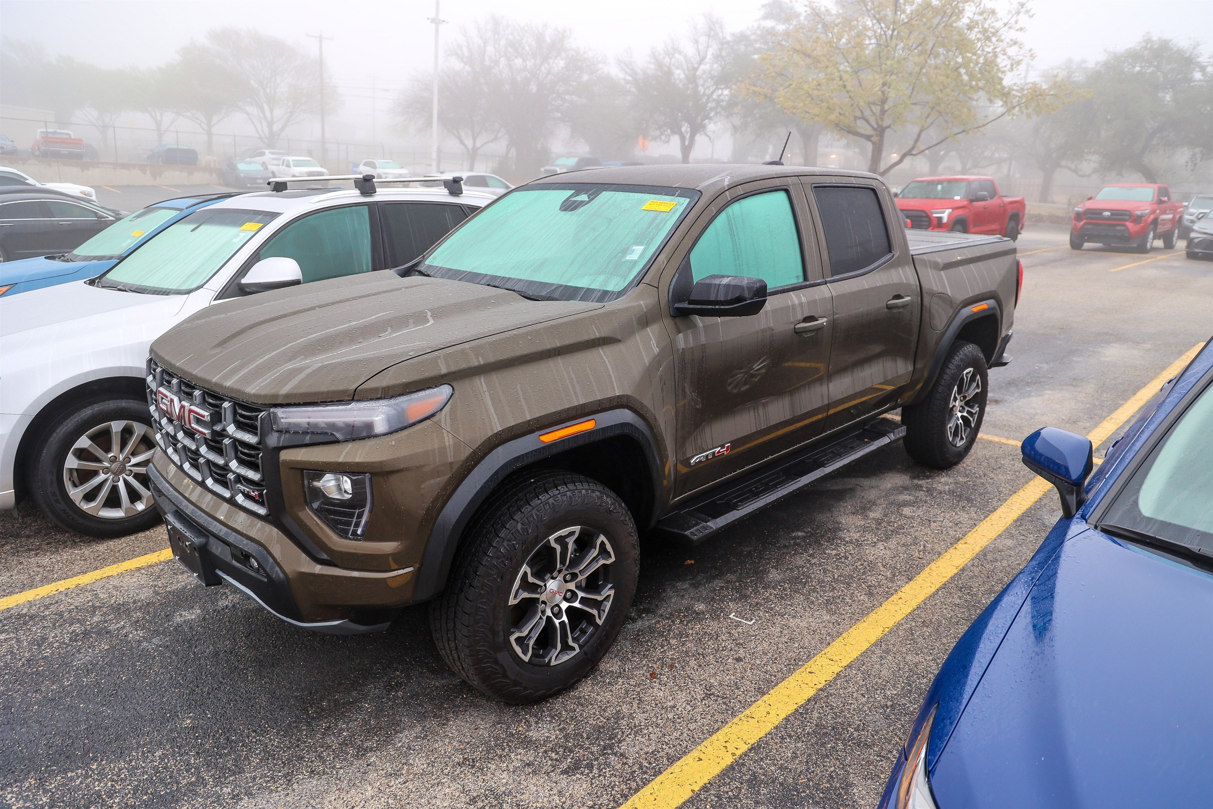 2025 GMC Canyon 4WD AT4