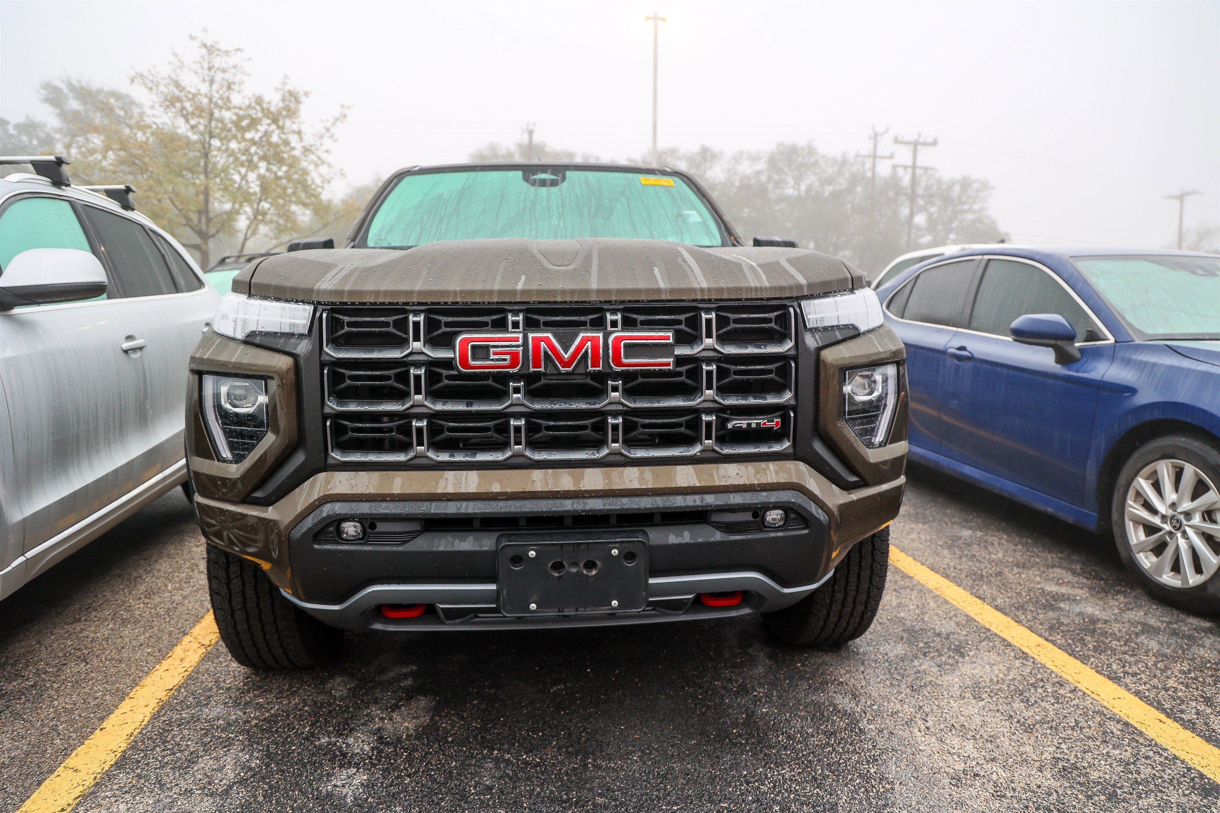 2025 GMC Canyon 4WD AT4