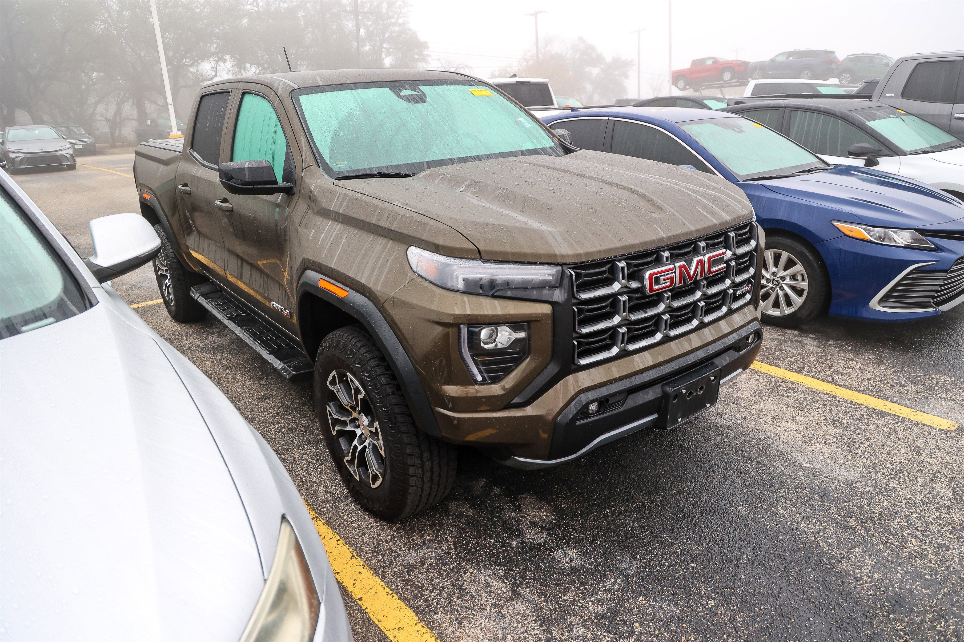 2025 GMC Canyon 4WD AT4