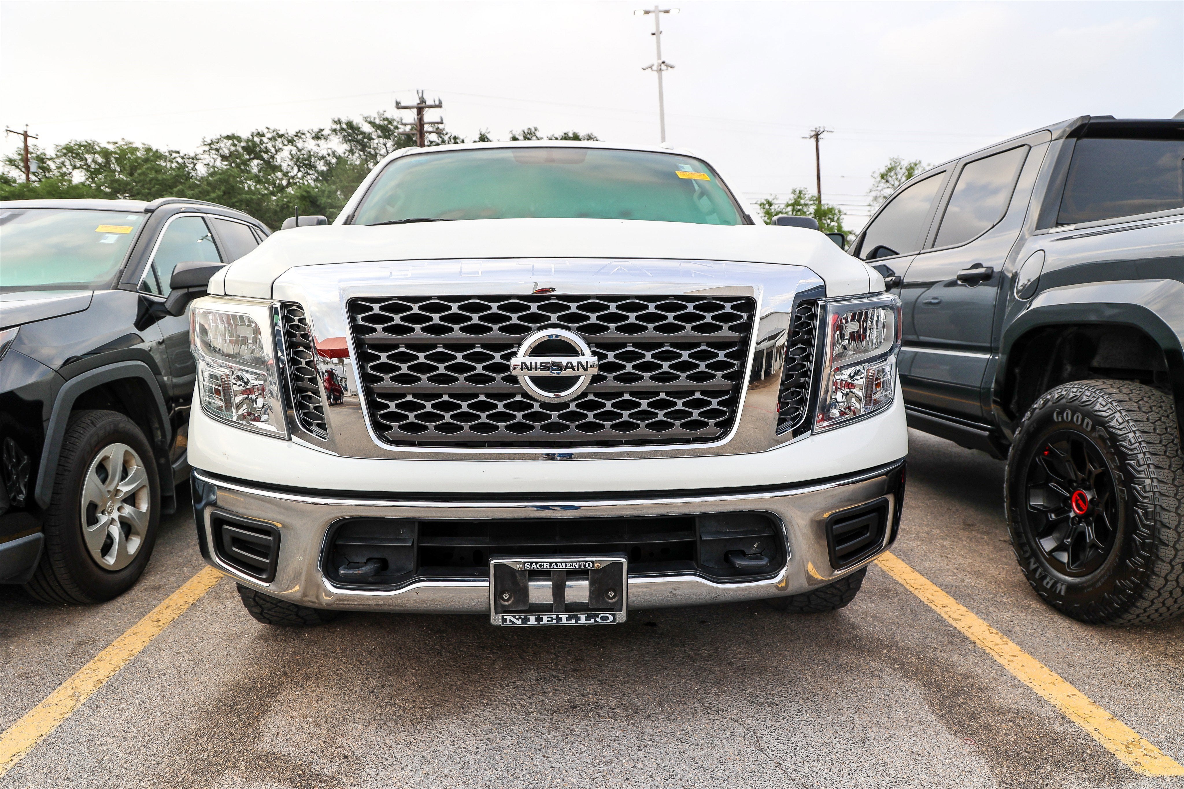 2018 Nissan Titan SV