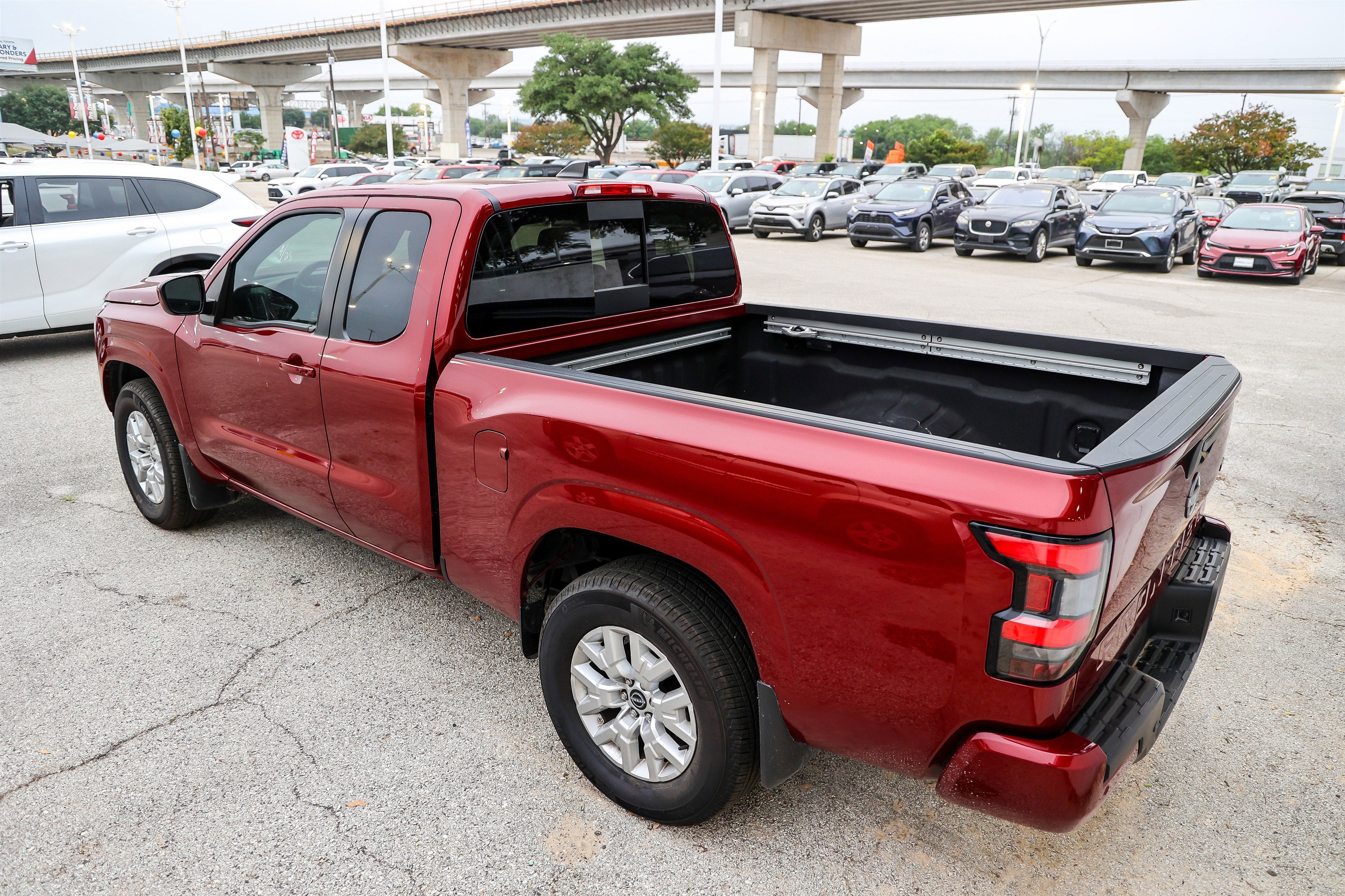 2024 Nissan Frontier SV