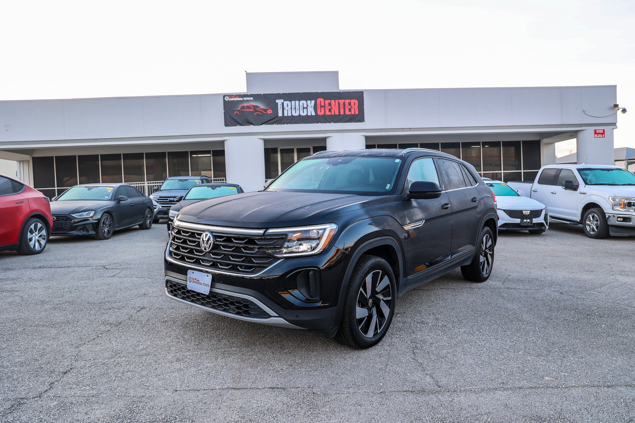2025 Volkswagen Atlas Cross Sport 2.0T SE w/Technology
