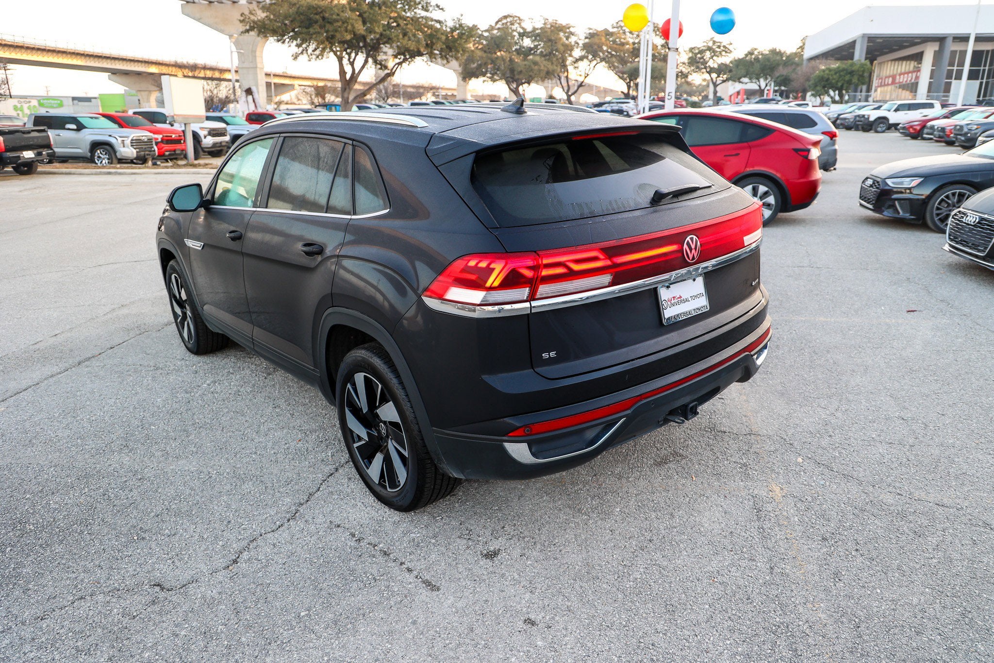 2025 Volkswagen Atlas Cross Sport 2.0T SE w/Technology