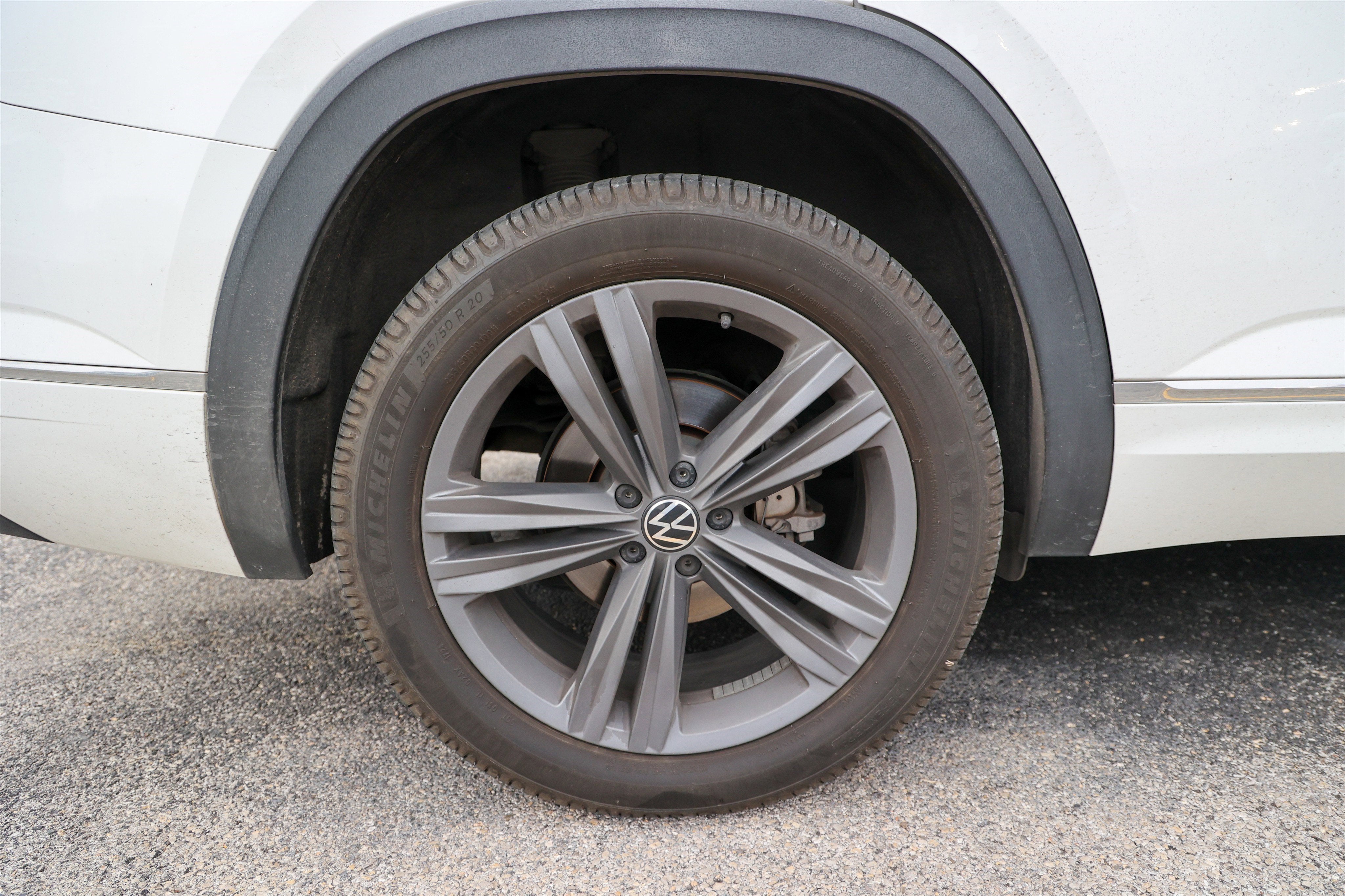 2021 Volkswagen Atlas 3.6L V6 SE w/Technology R-Line
