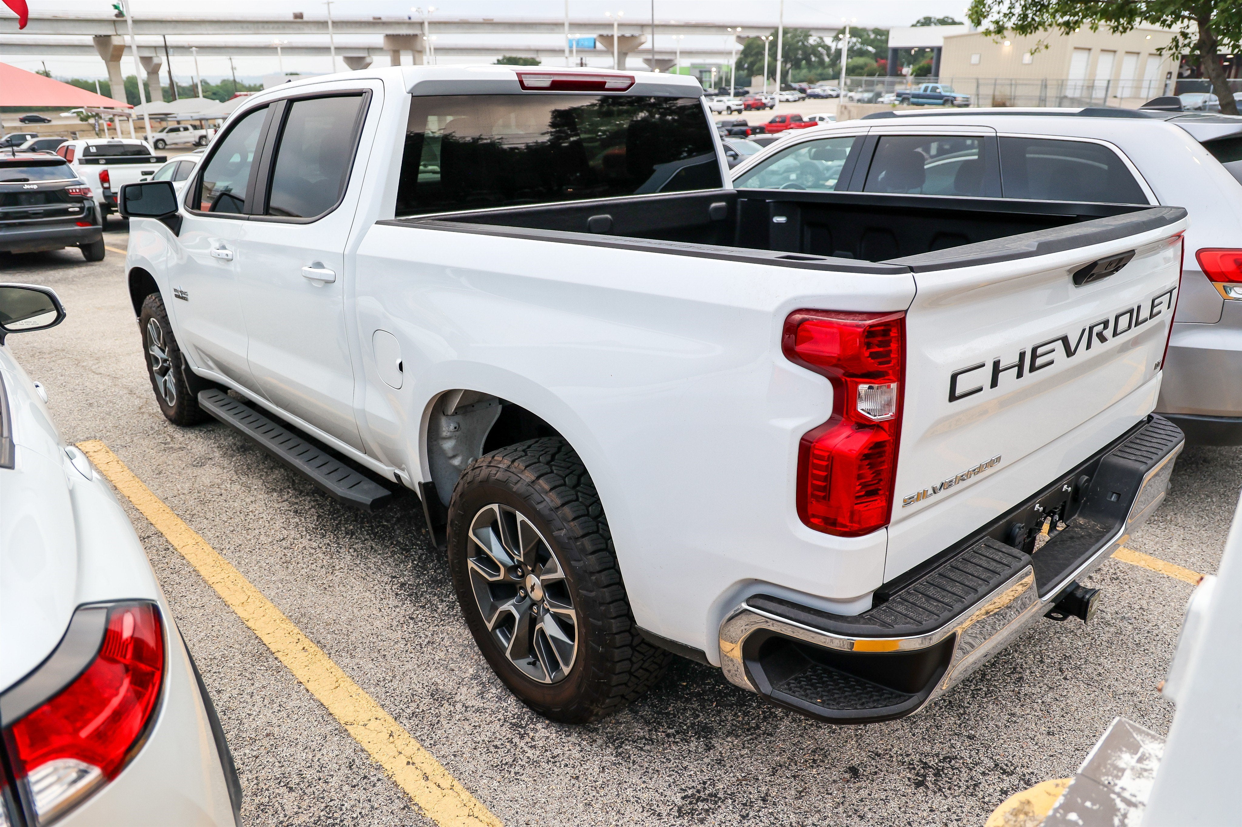 2025 Chevrolet Silverado LT