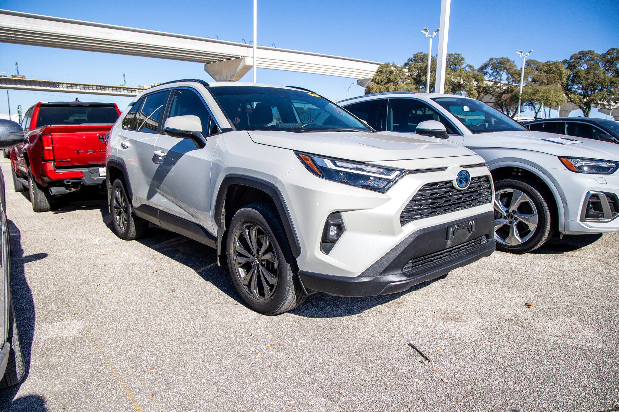 2022 Toyota RAV4 HYBRID Hybrid XLE Premium