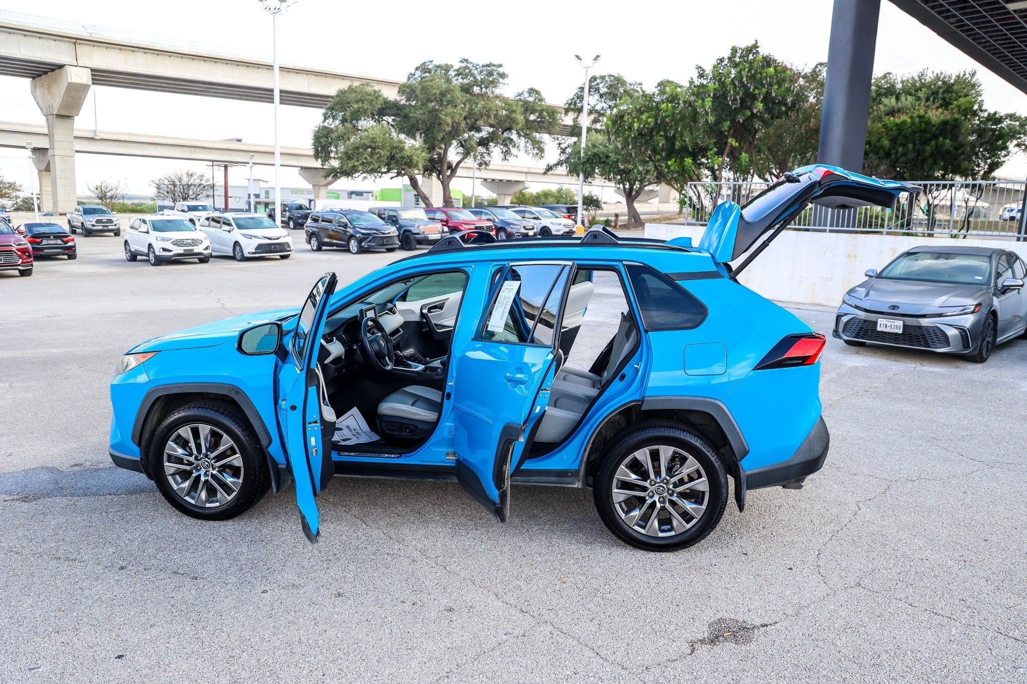 2020 Toyota RAV4 XLE Premium