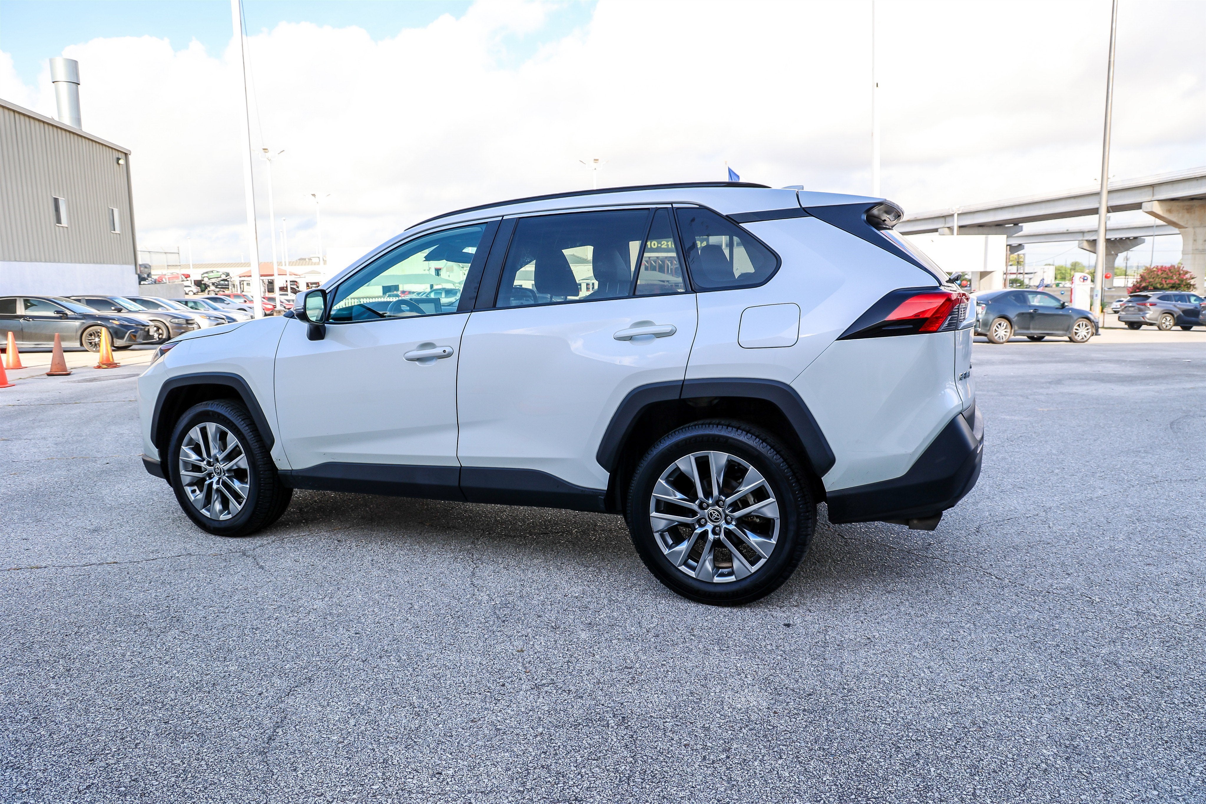 2021 Toyota RAV4 XLE Premium