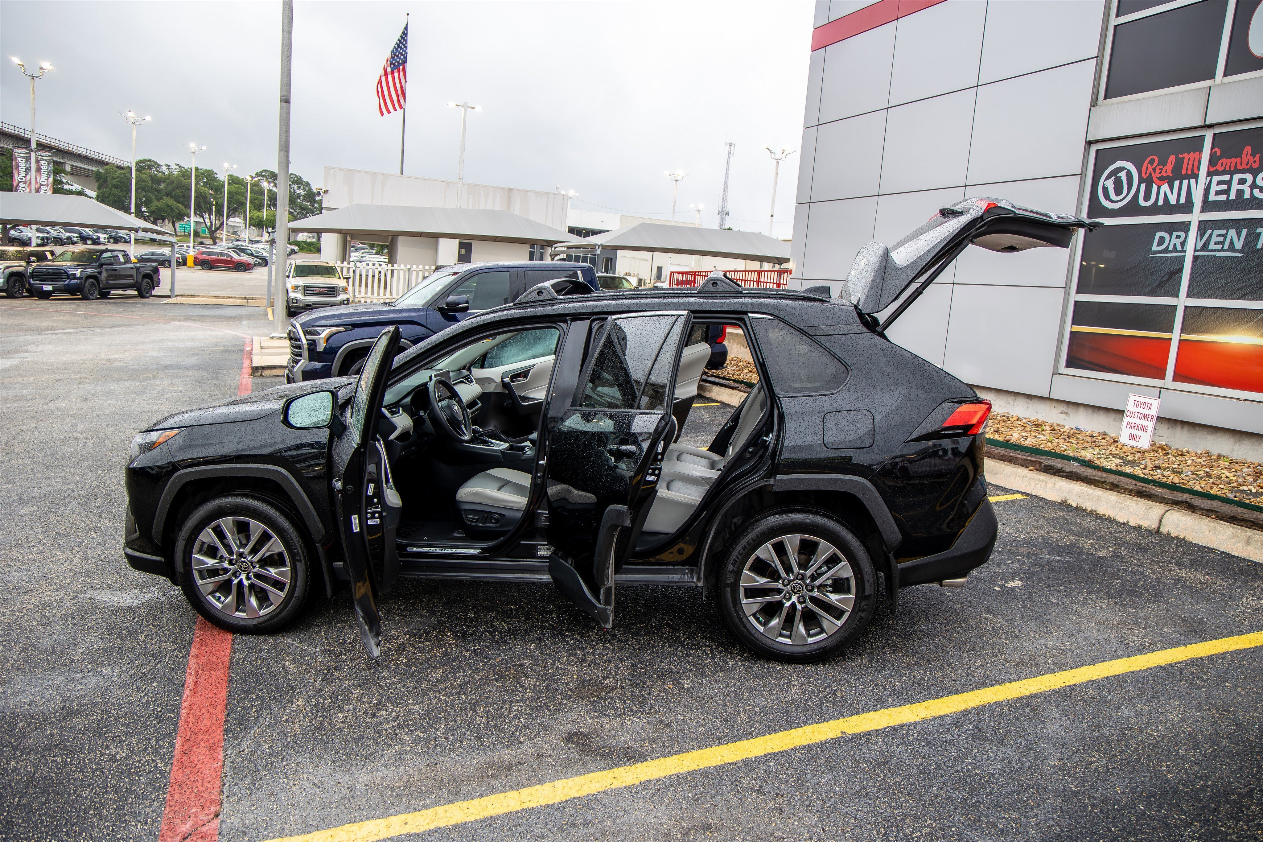 2023 Toyota RAV4 XLE Premium