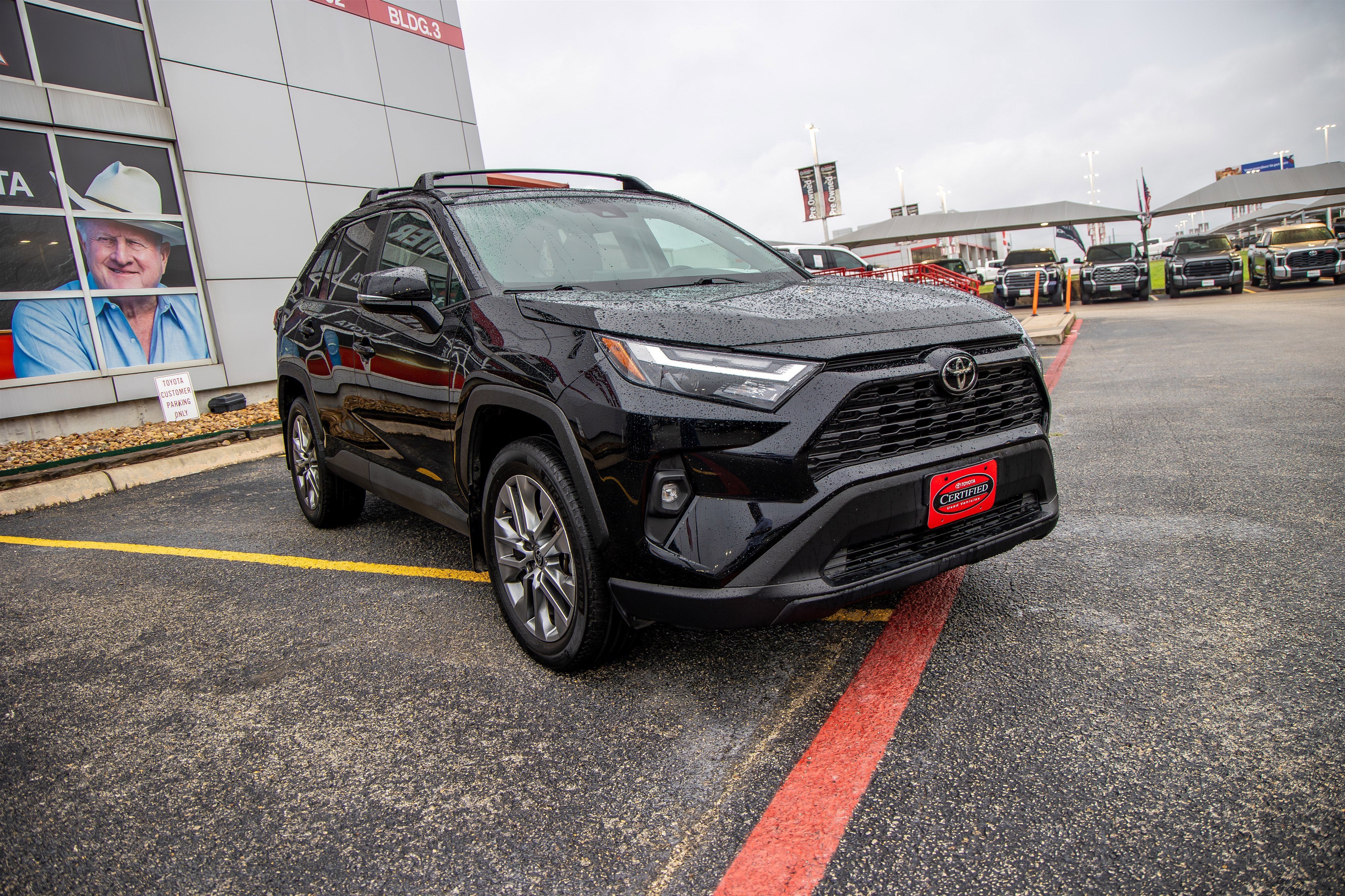 2023 Toyota RAV4 XLE Premium