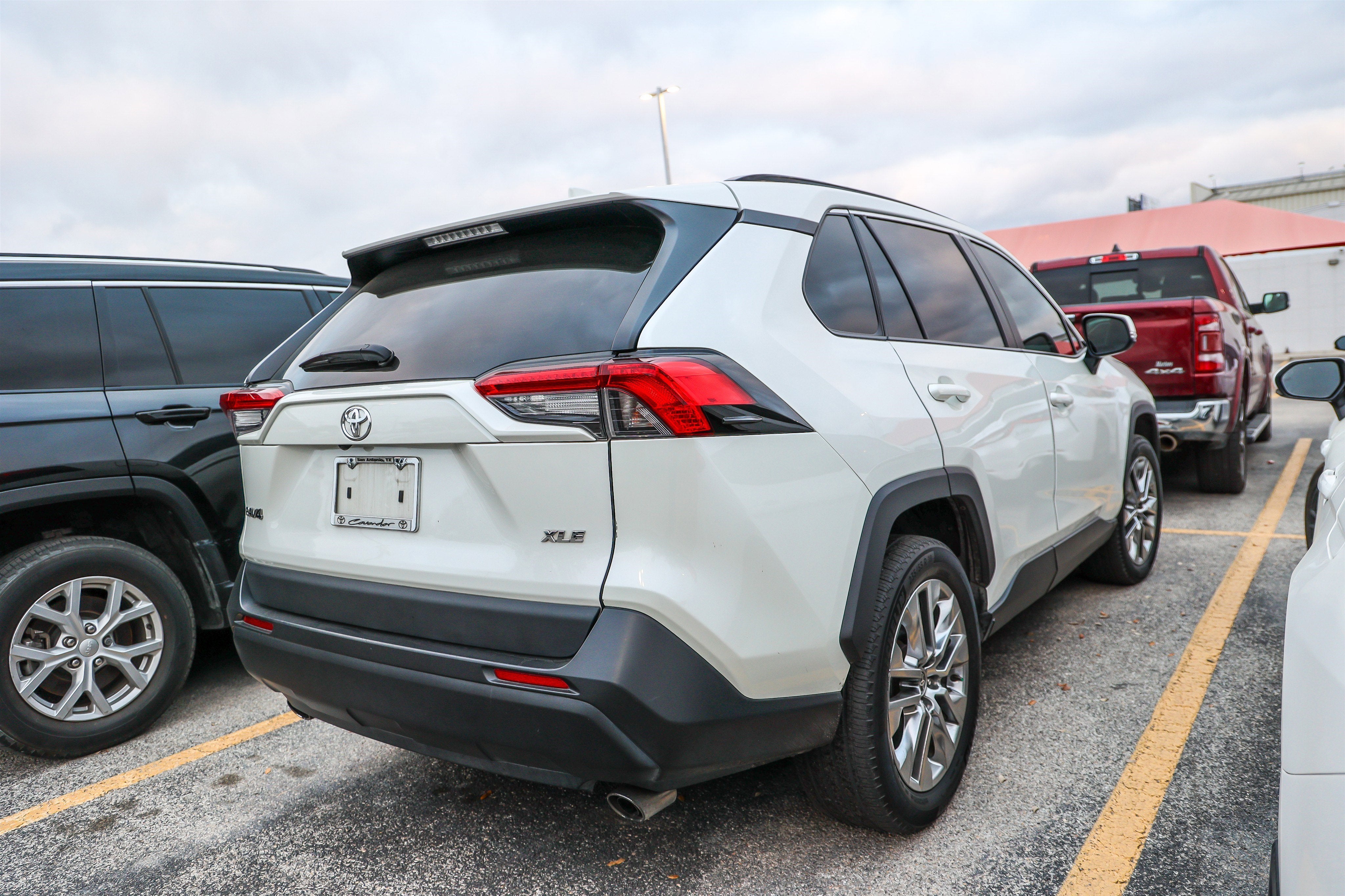 2021 Toyota RAV4 XLE Premium