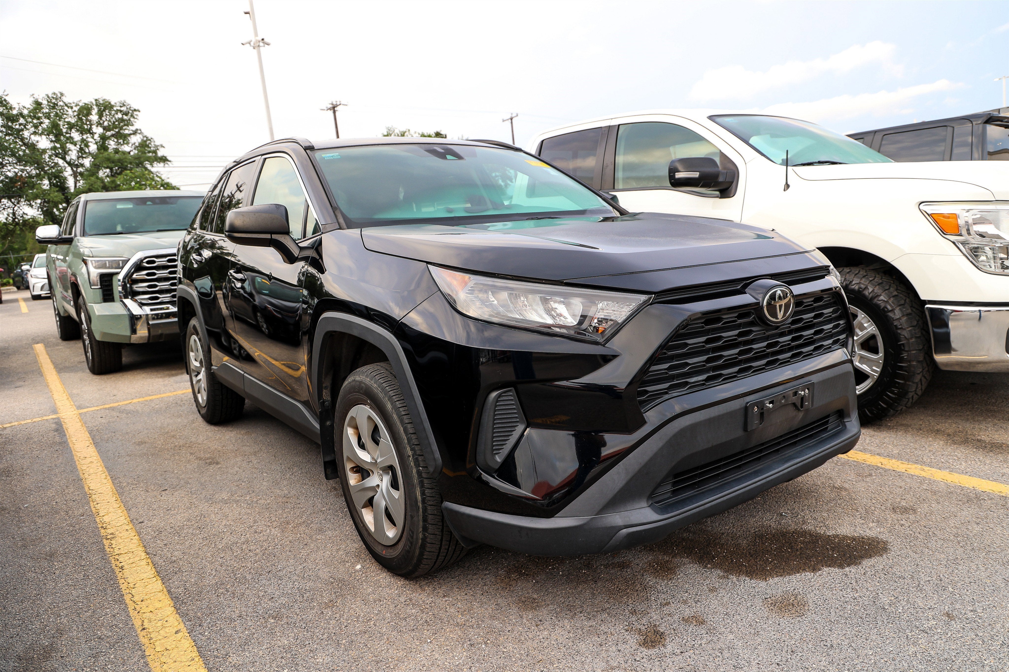 2020 Toyota RAV4 LE