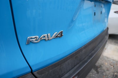 2020 Toyota RAV4 LE
