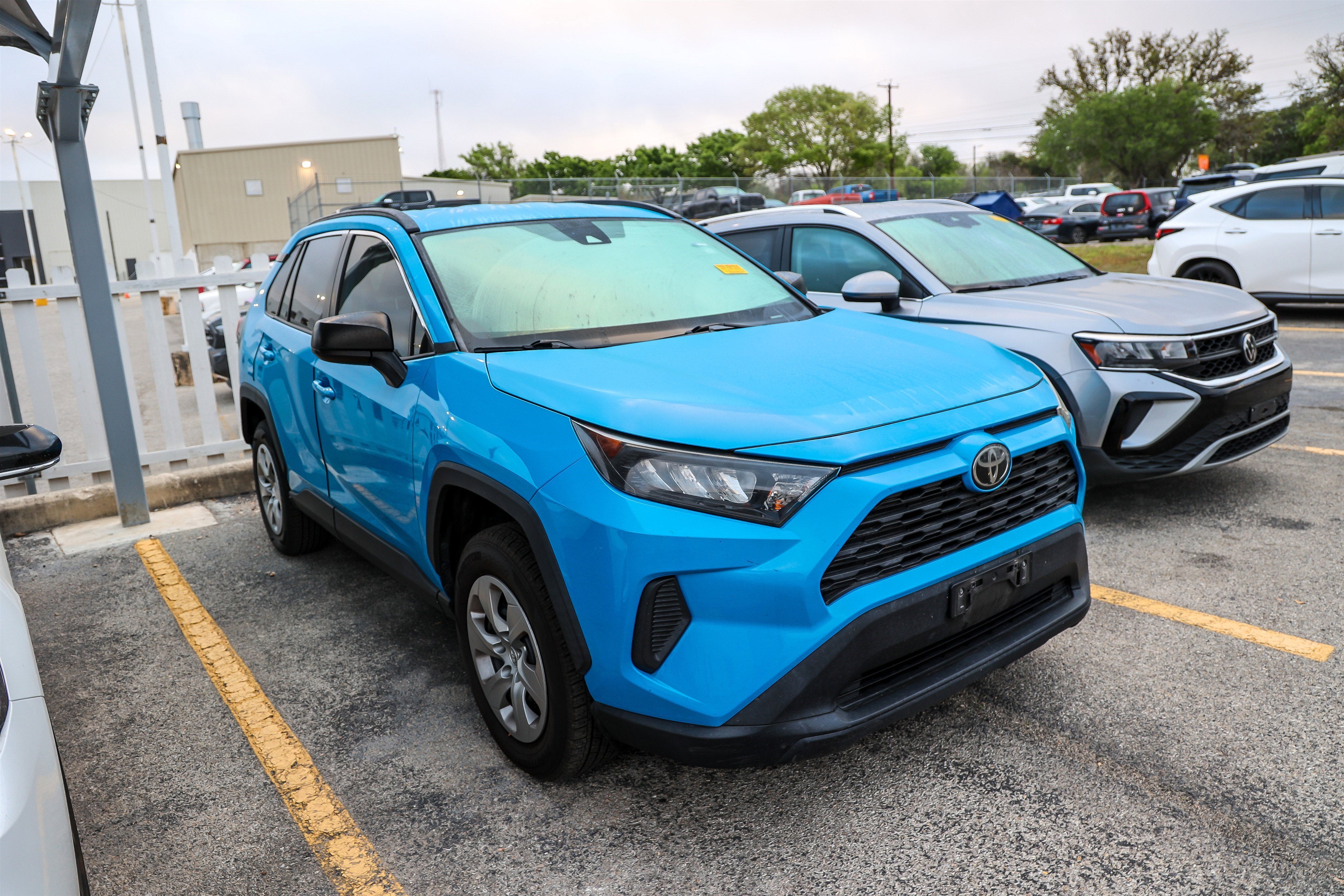 2020 Toyota RAV4 LE