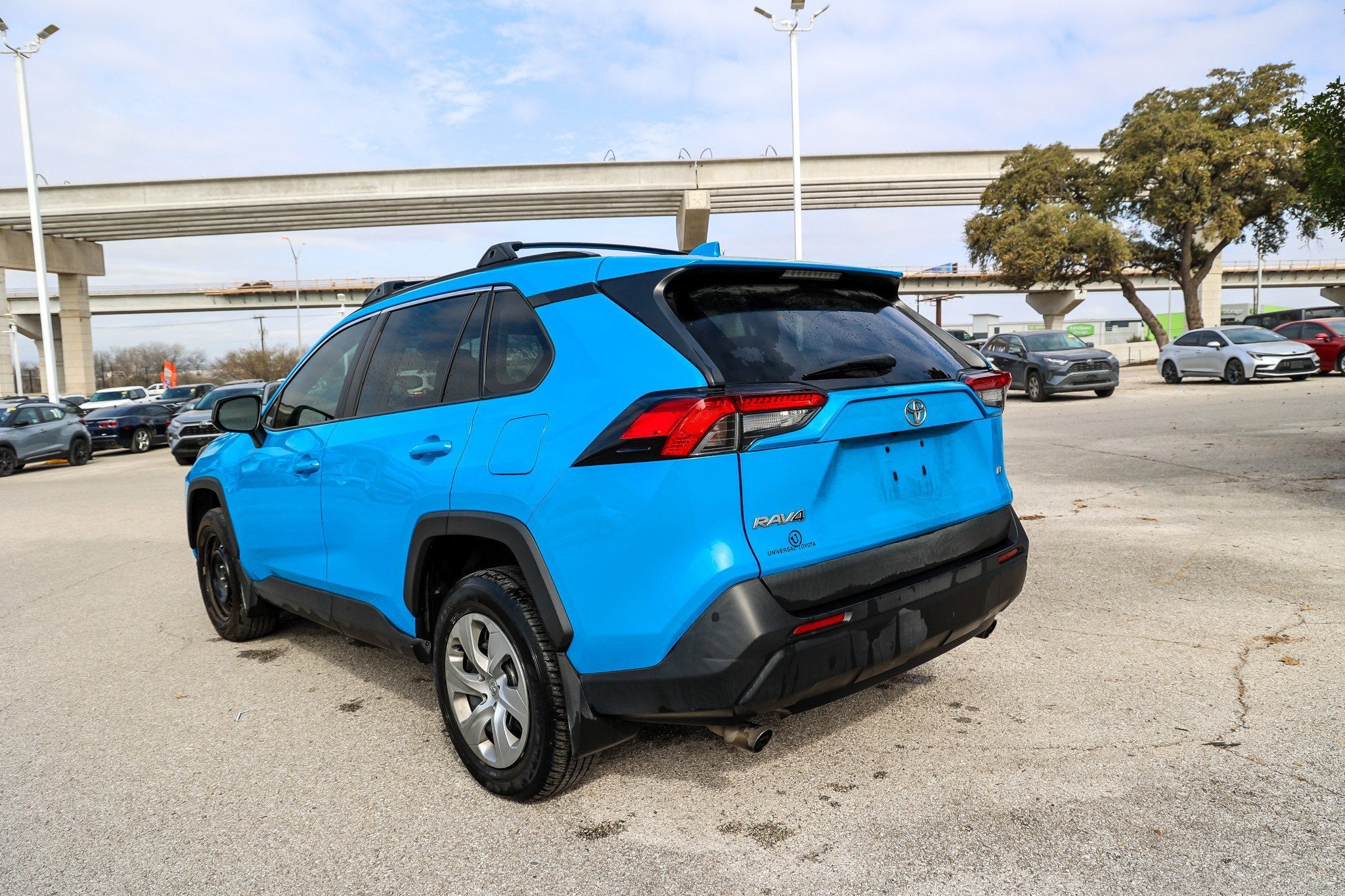 2020 Toyota RAV4 LE