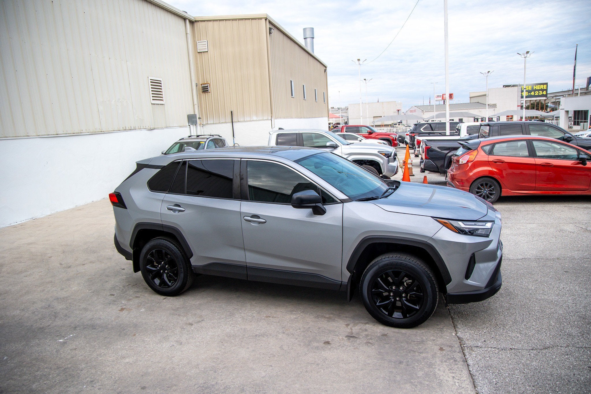 2023 Toyota RAV4 LE