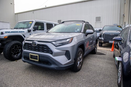 2022 Toyota RAV4 XLE