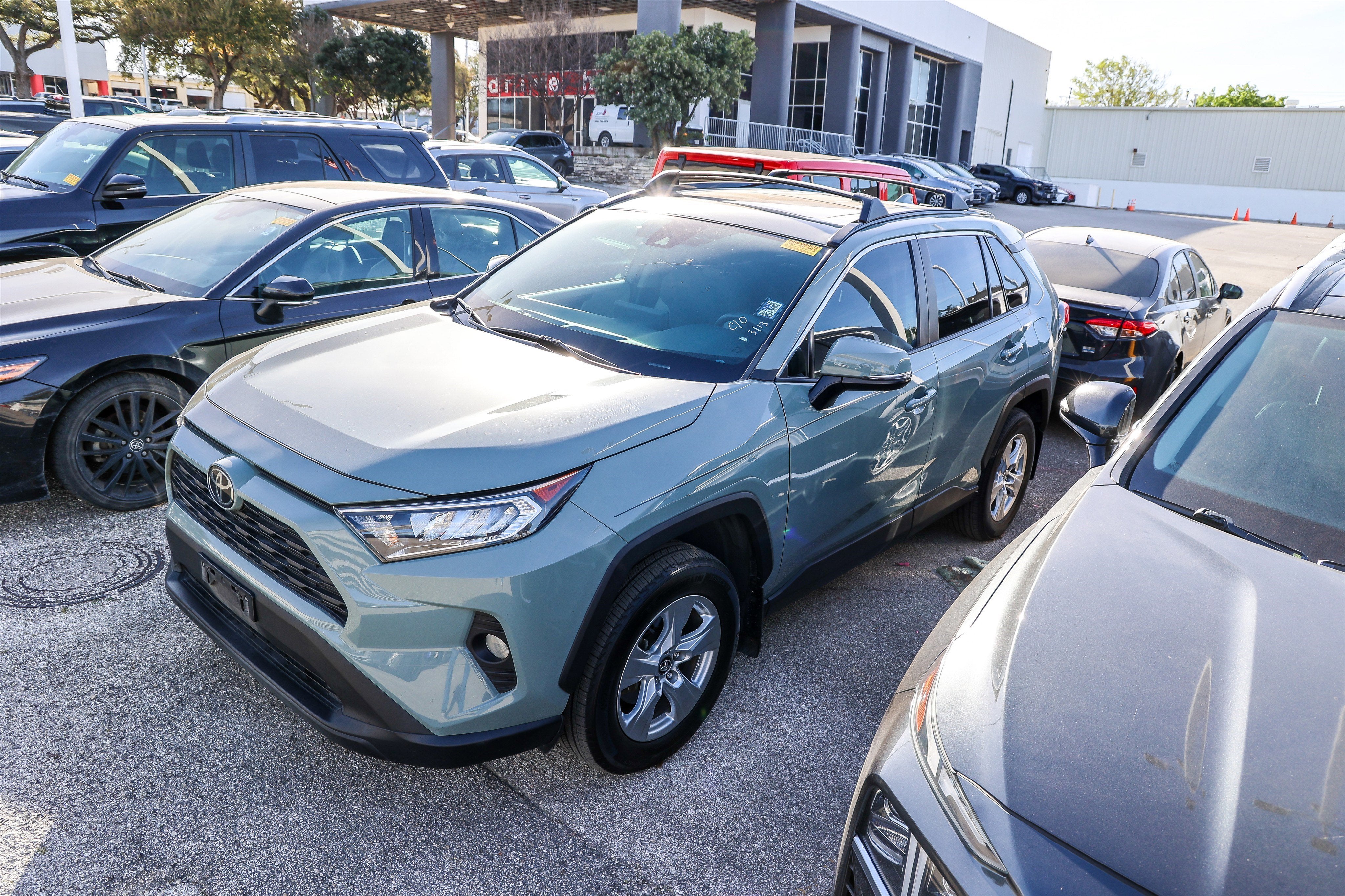 2020 Toyota RAV4 XLE