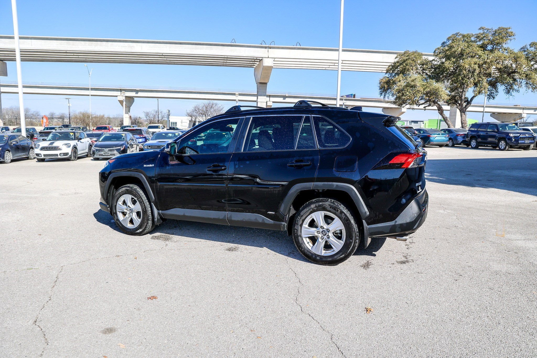 2021 Toyota RAV4 HYBRID Hybrid XLE