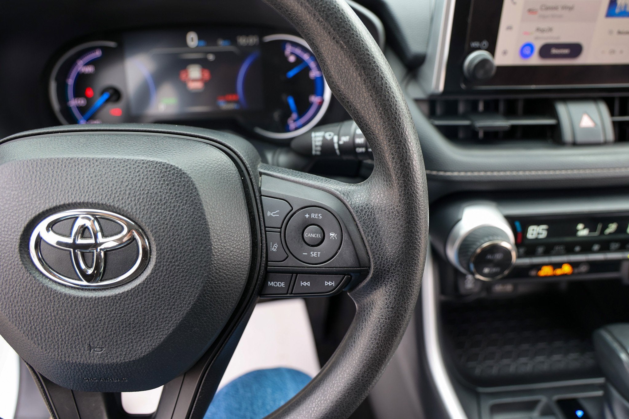 2024 Toyota RAV4 HYBRID Hybrid XLE