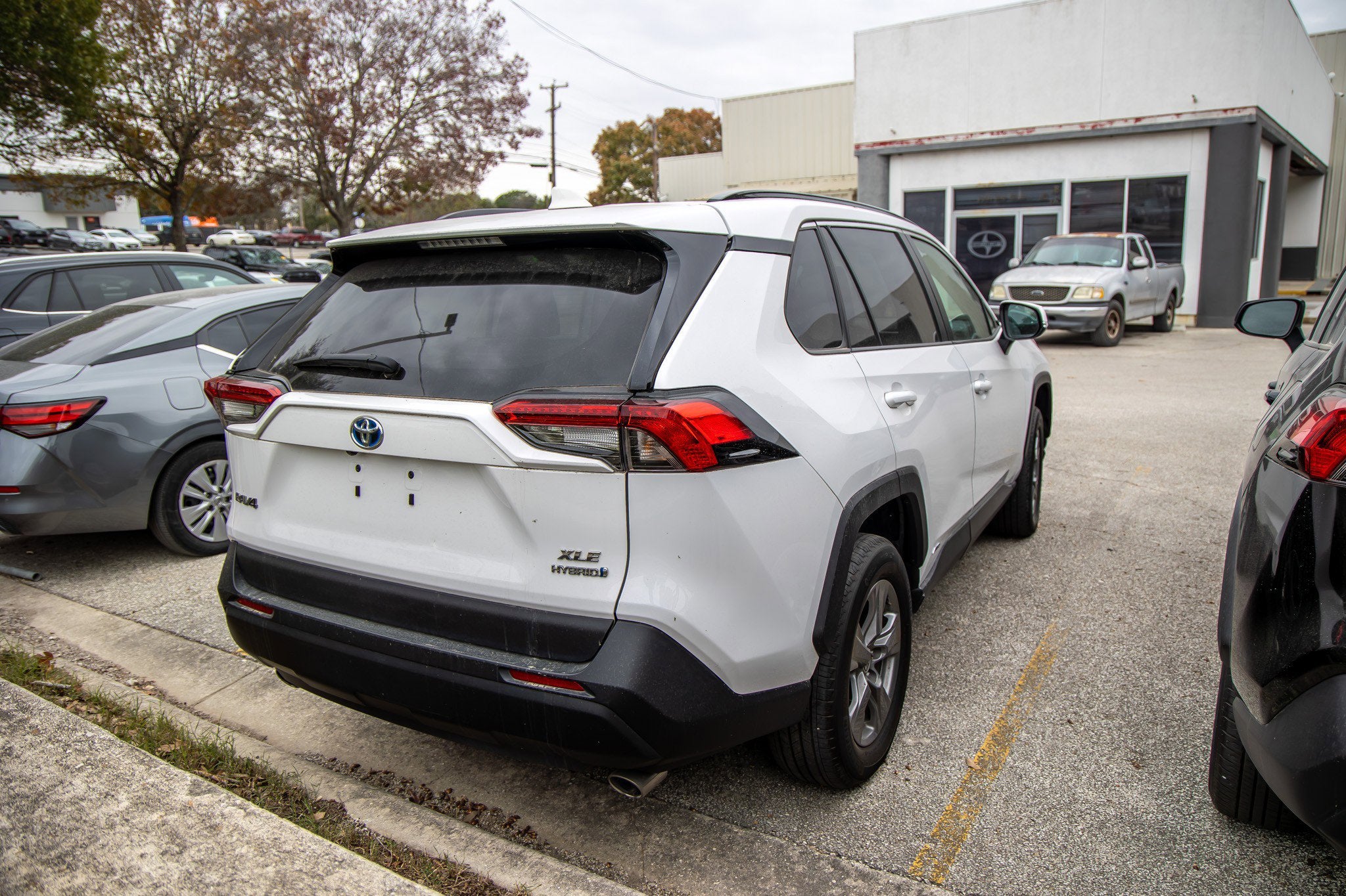 2024 Toyota RAV4 HYBRID Hybrid XLE