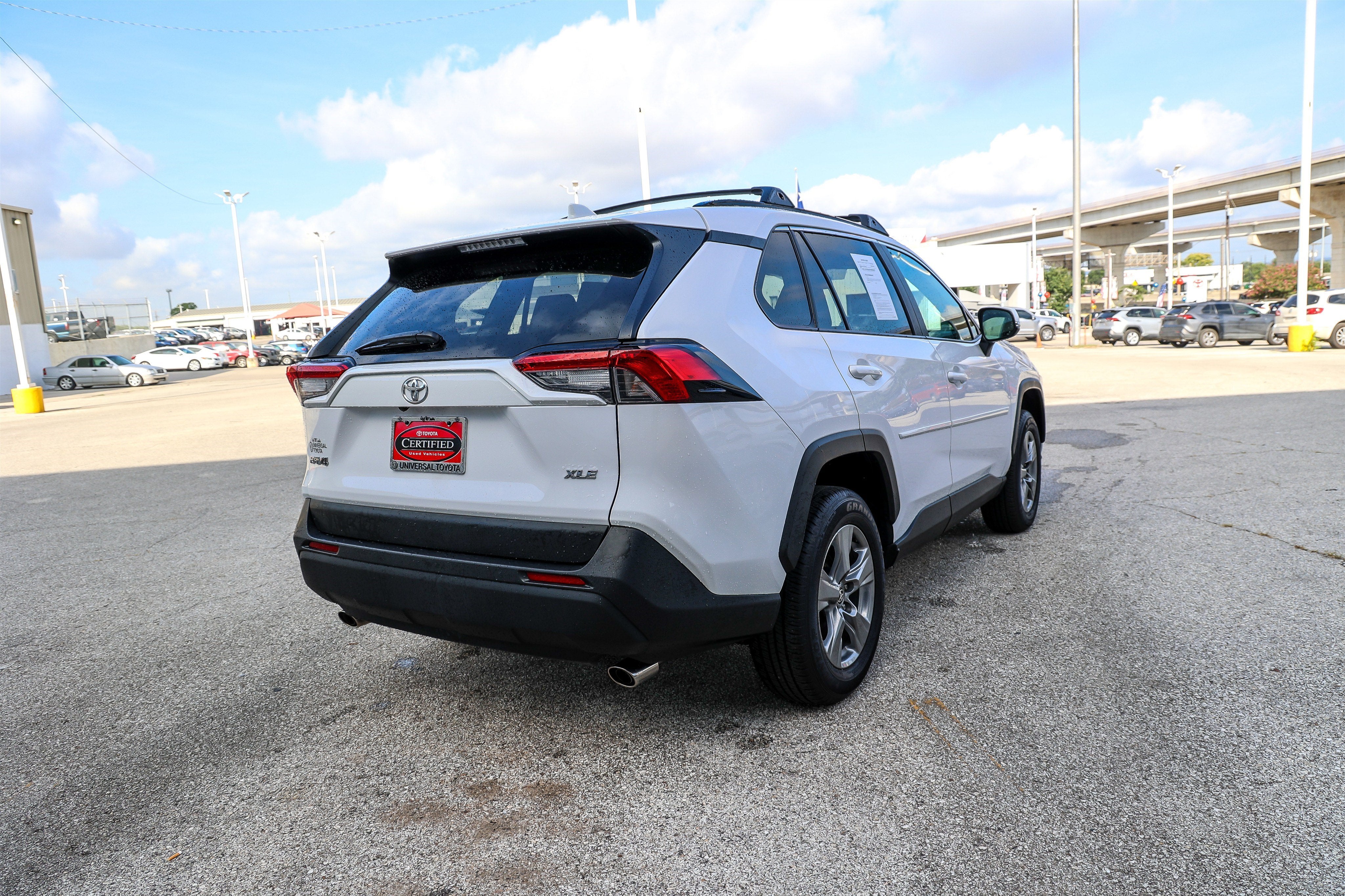 2025 Toyota RAV4 XLE