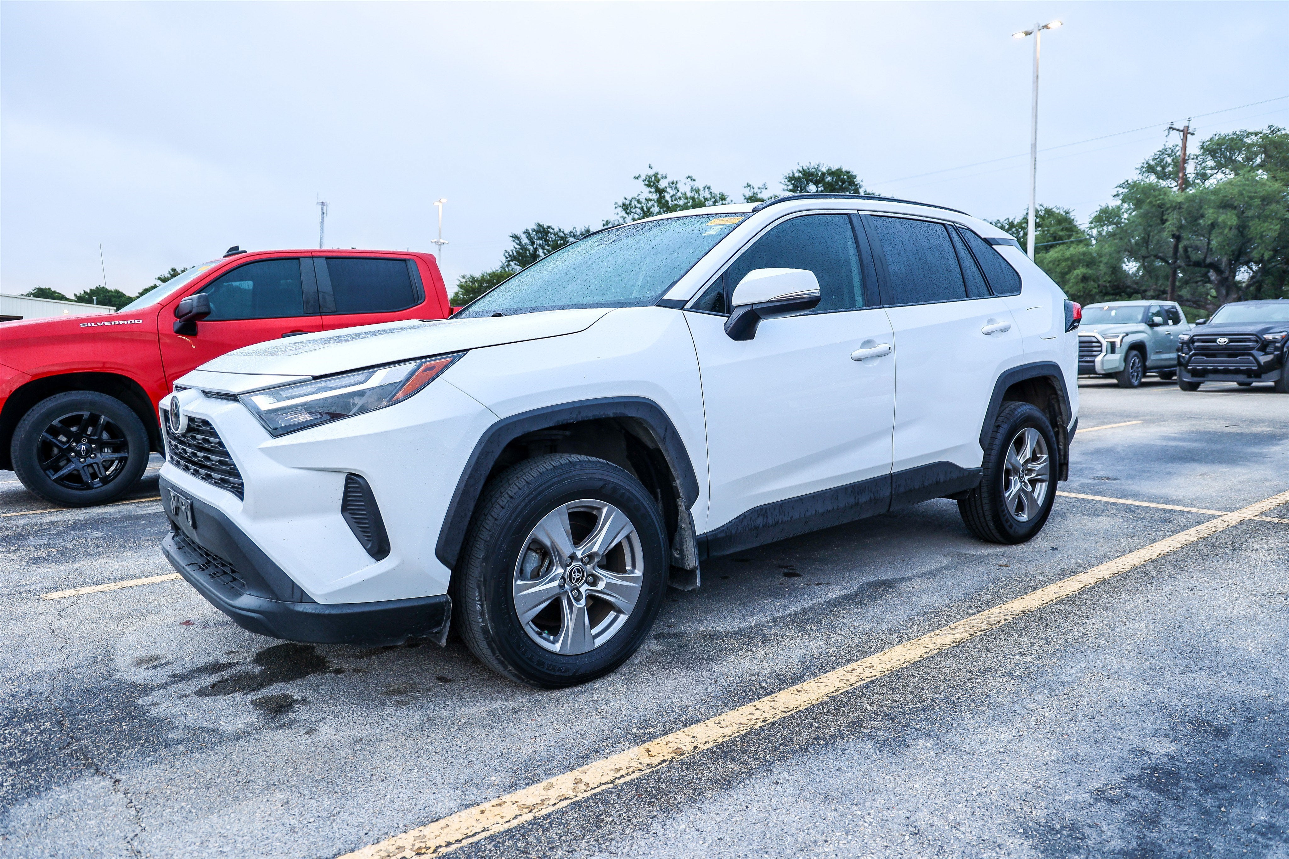 2023 Toyota RAV4 XLE