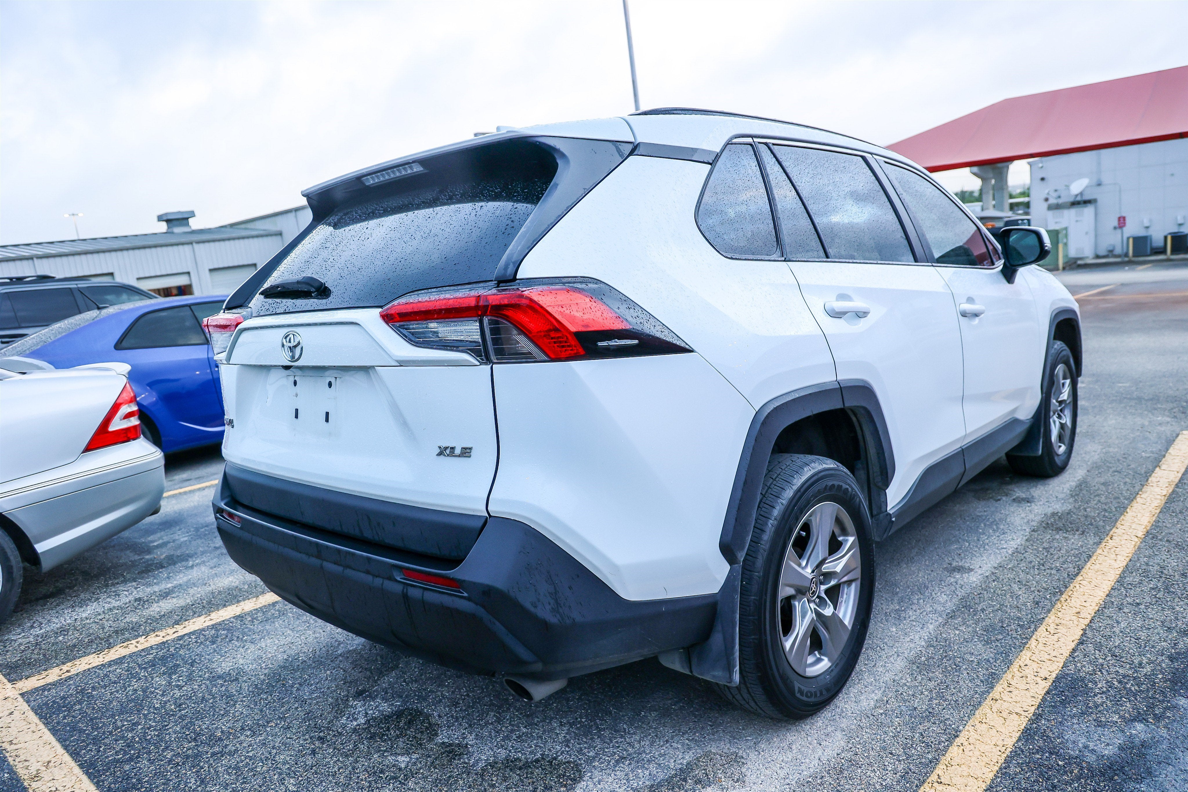 2023 Toyota RAV4 XLE