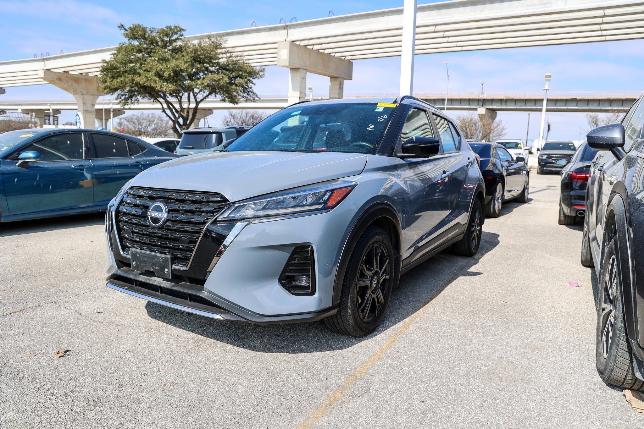 2022 Nissan Kicks SR