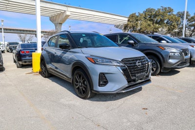 2022 Nissan Kicks SR