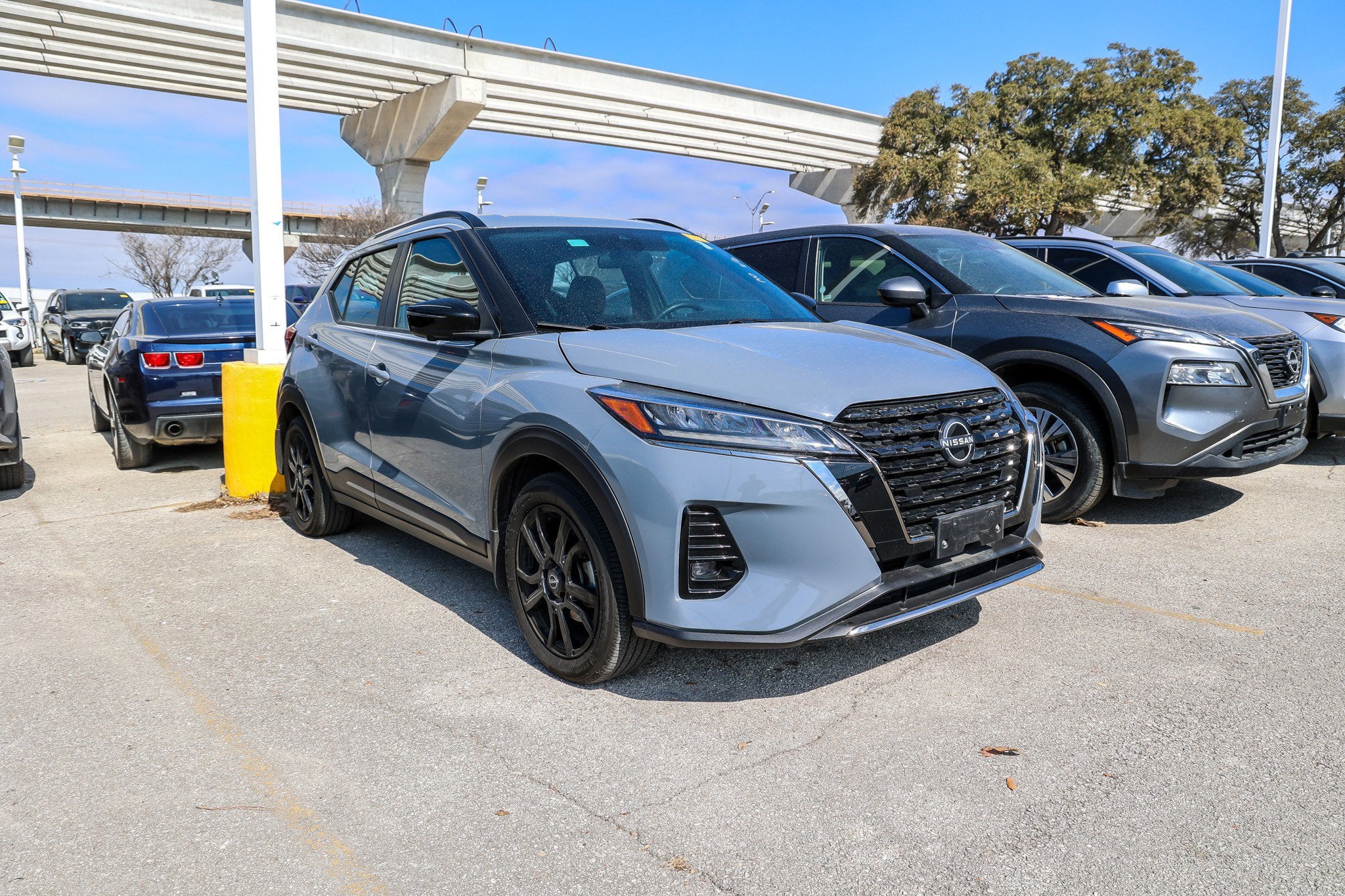 2022 Nissan Kicks SR