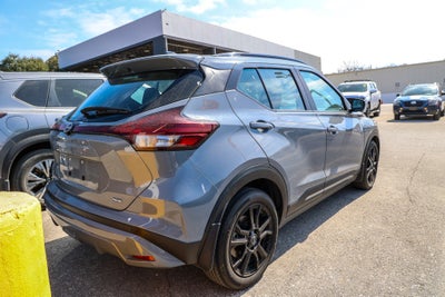 2022 Nissan Kicks SR