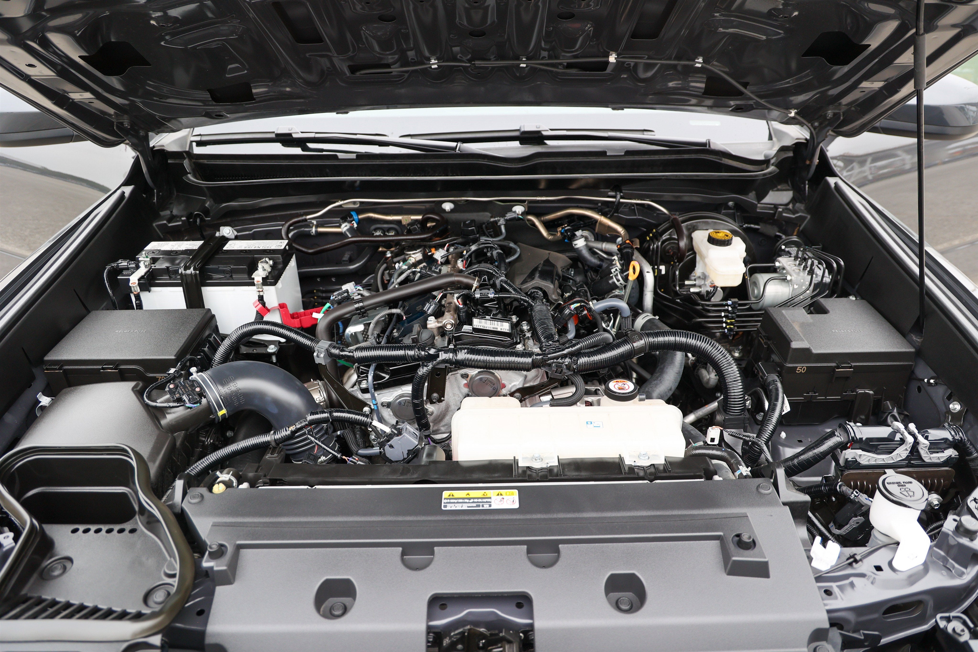 2025 Toyota TACOMA SR5 SR5