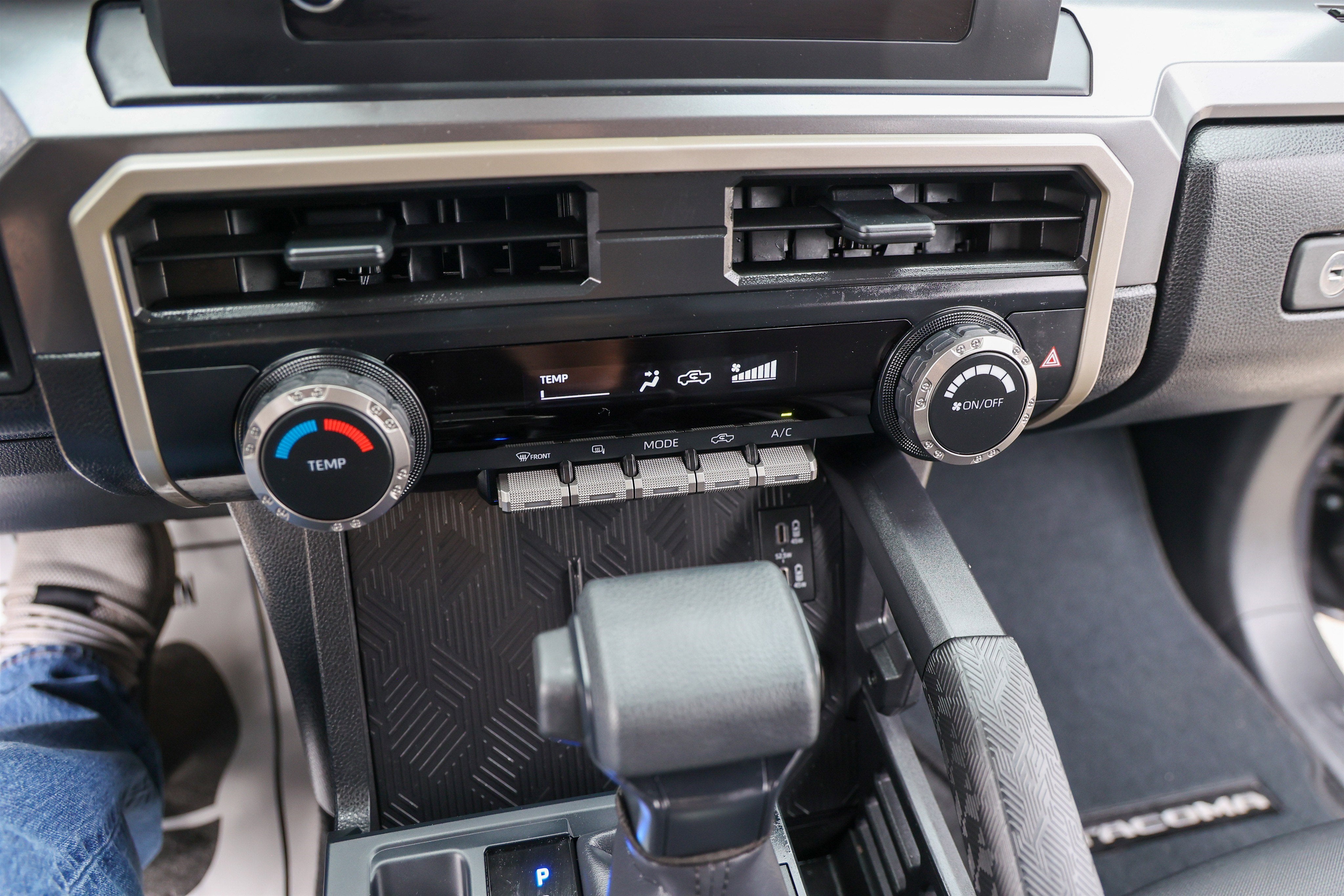 2025 Toyota TACOMA SR5 SR5