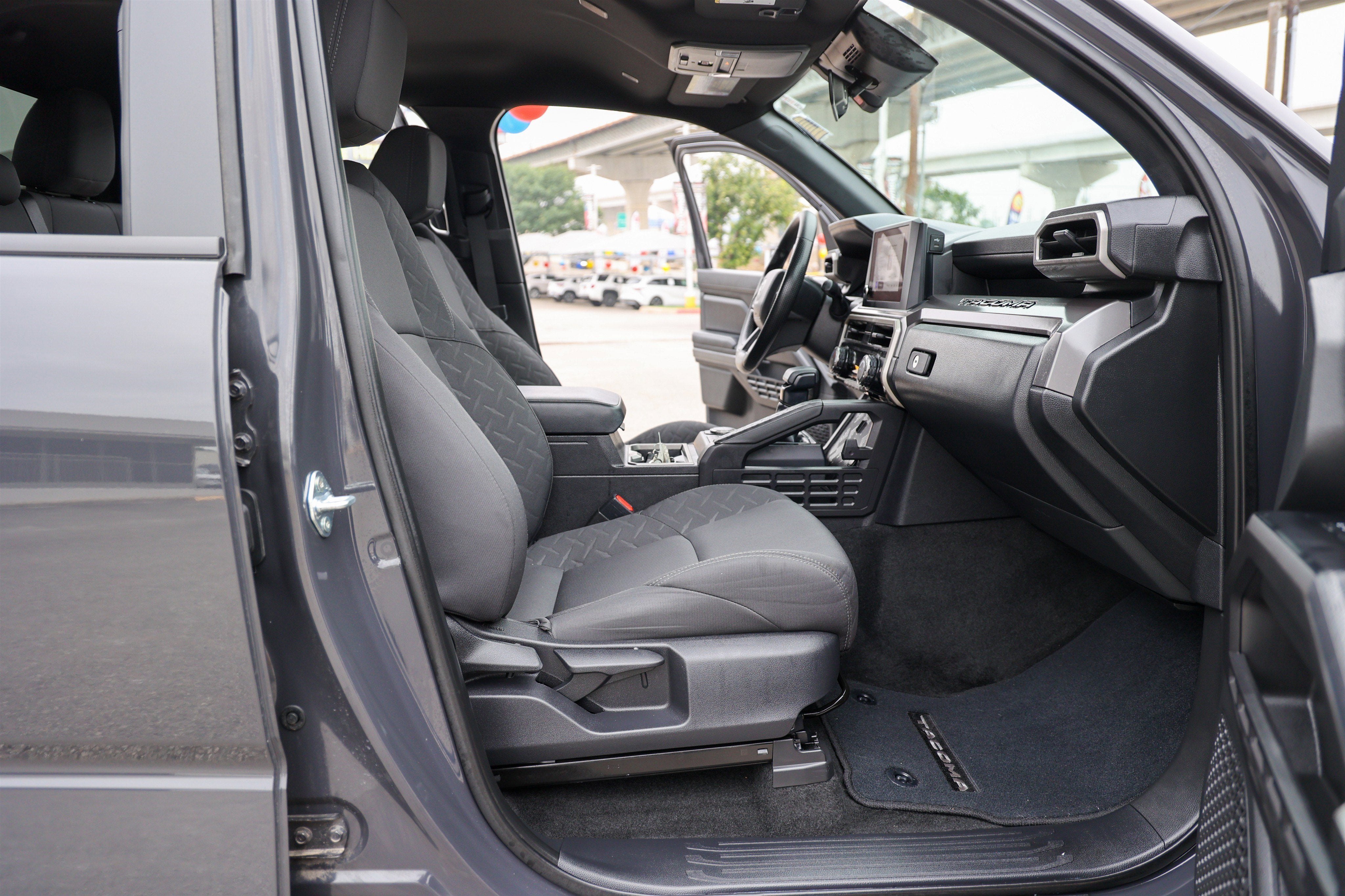 2025 Toyota TACOMA SR5 SR5