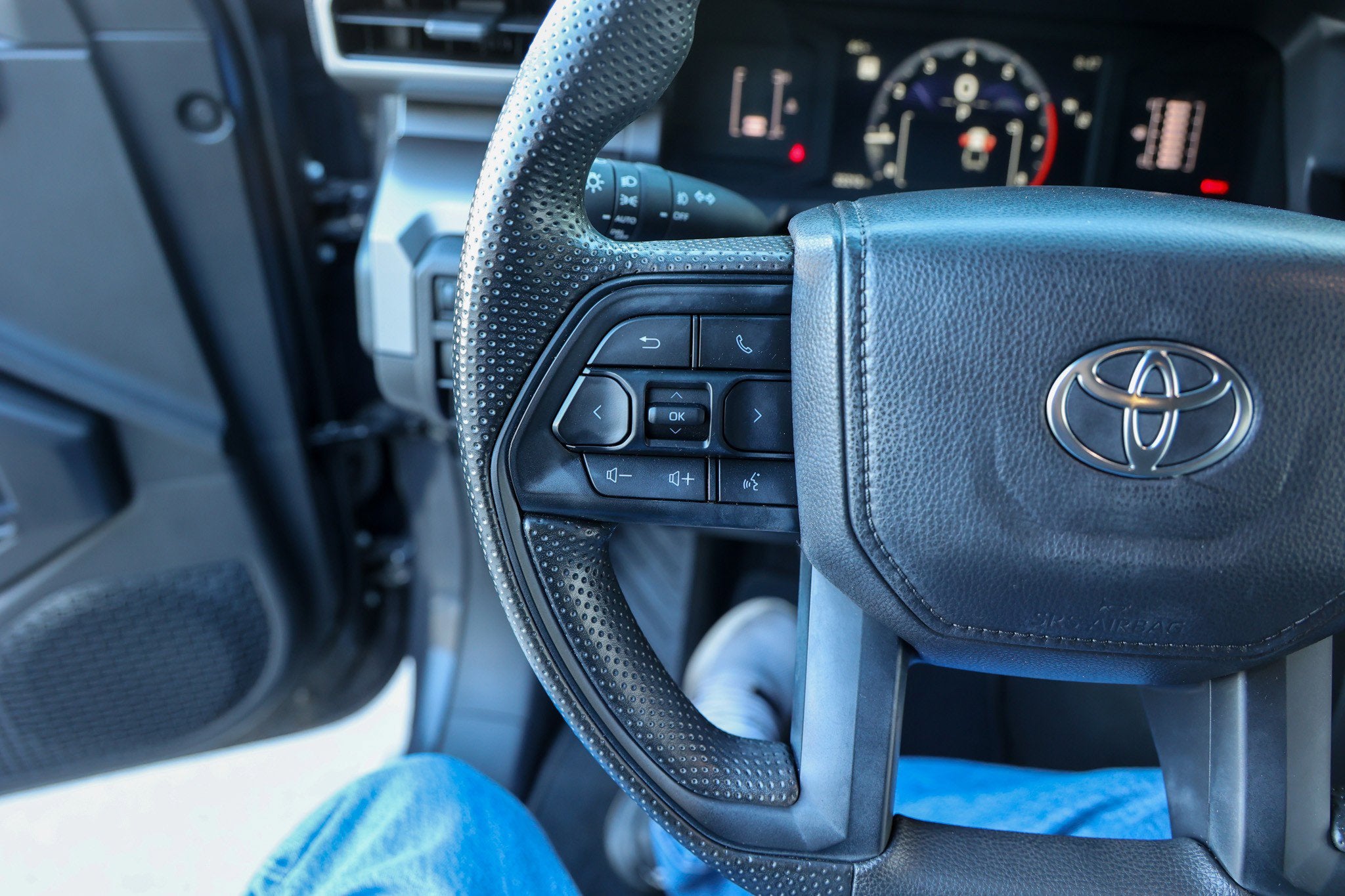 2024 Toyota TACOMA SR5 SR5