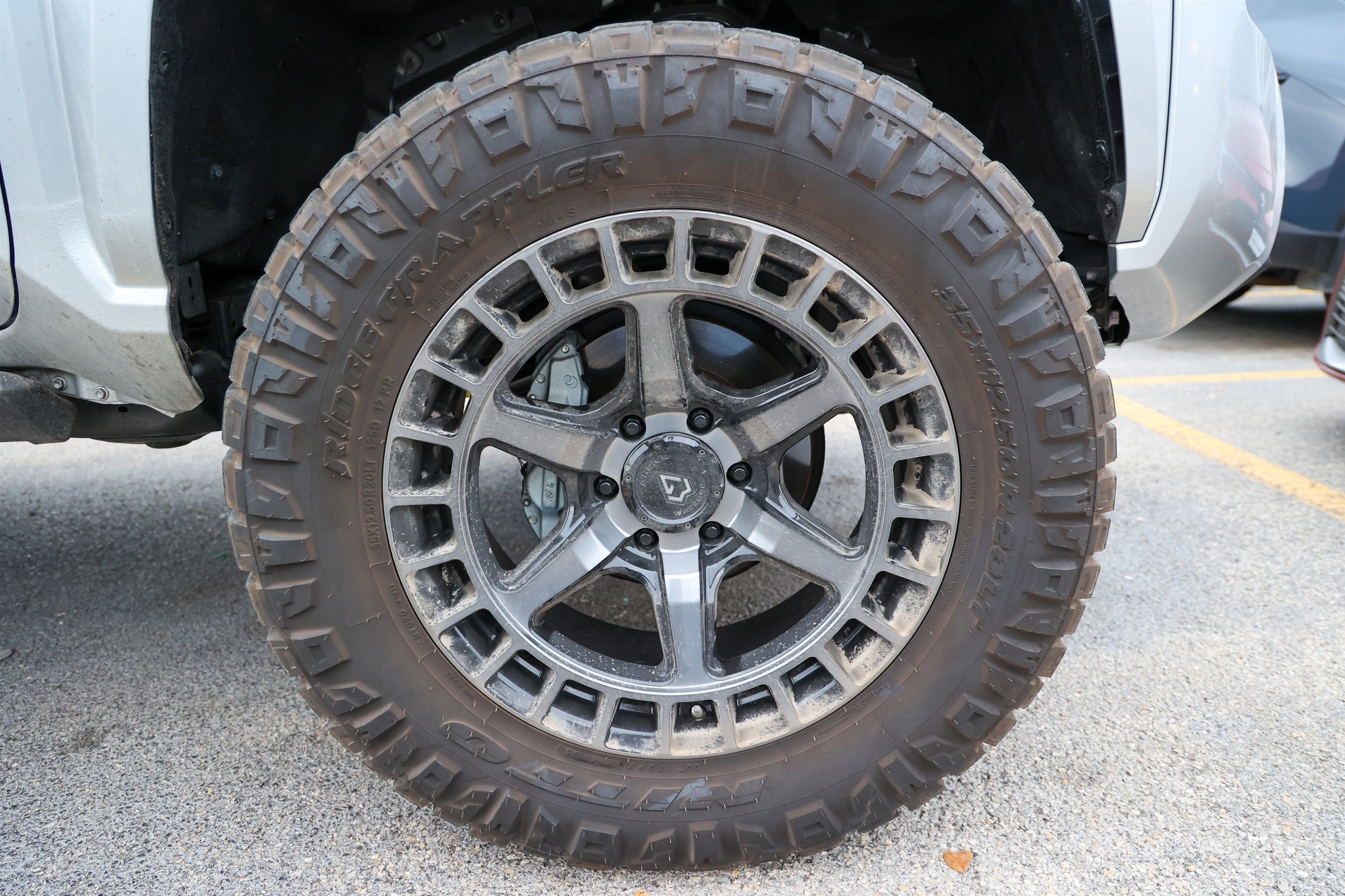 2025 Toyota TACOMA SR5 SR5