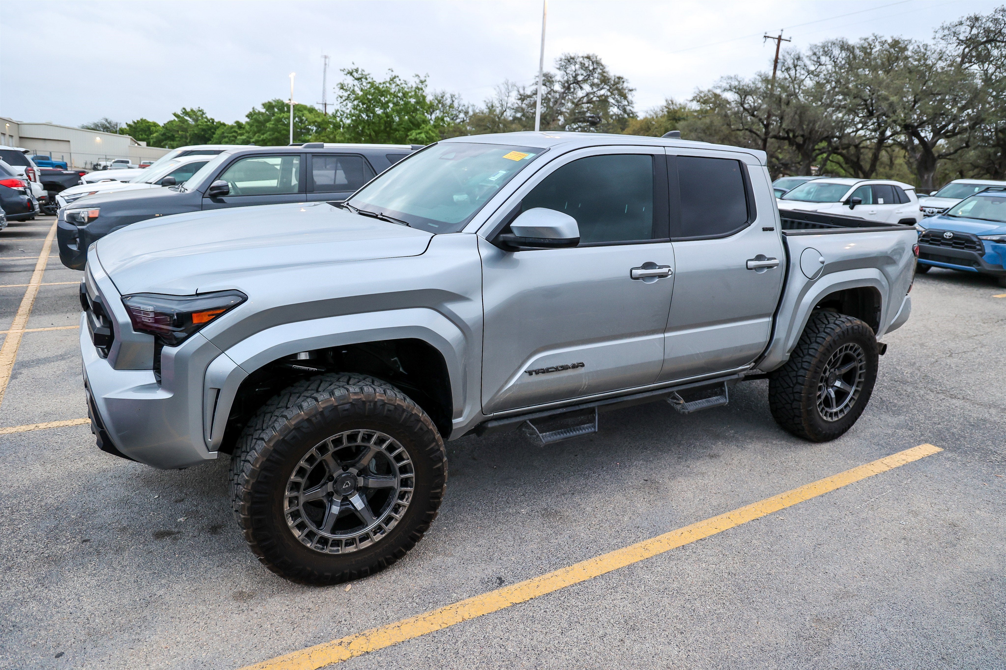 2025 Toyota TACOMA SR5 SR5