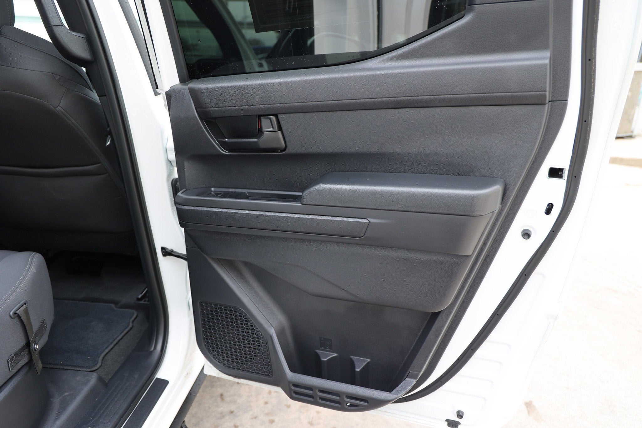 2025 Toyota TACOMA SR5 SR5