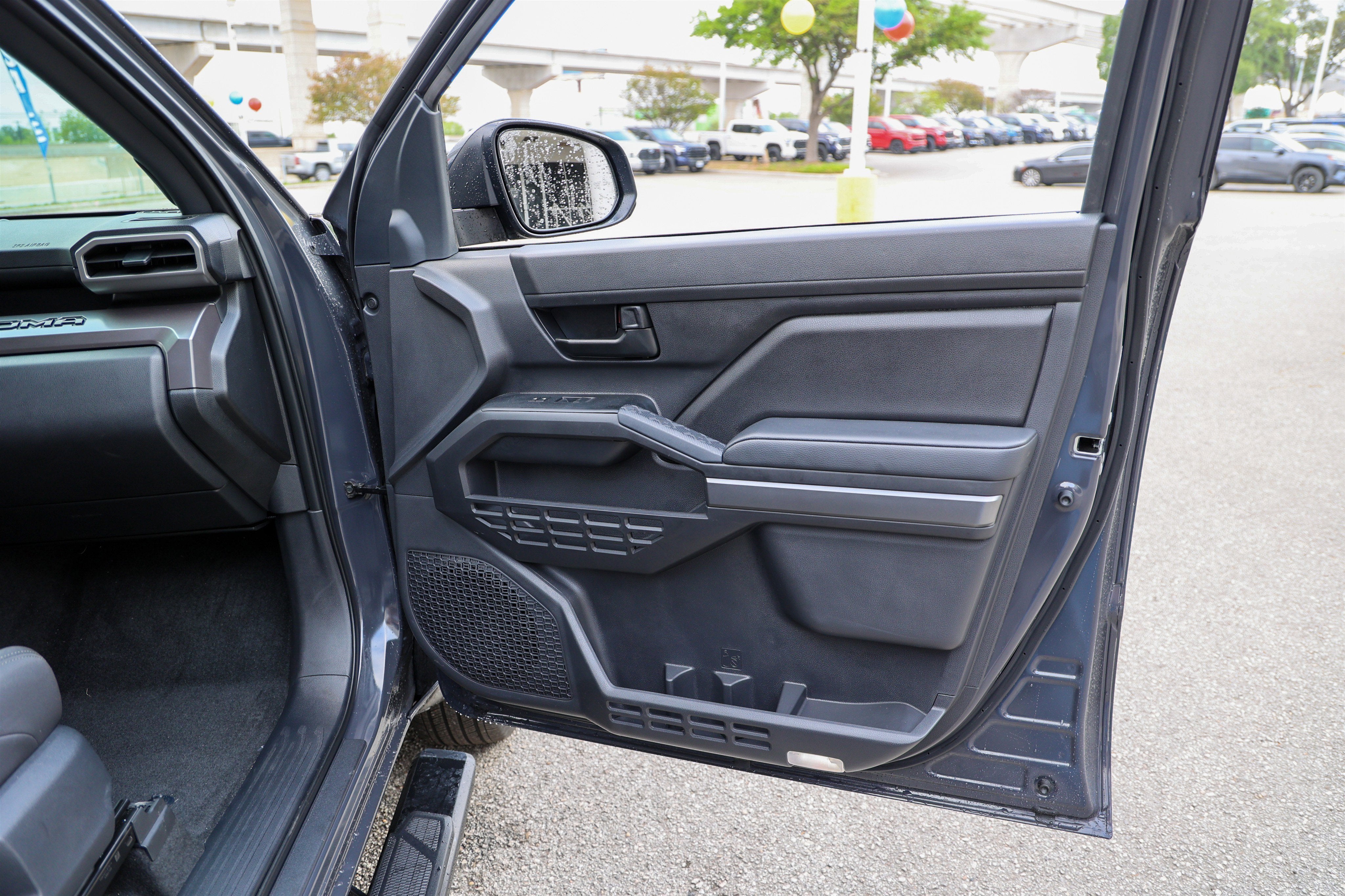 2025 Toyota TACOMA SR5 SR5