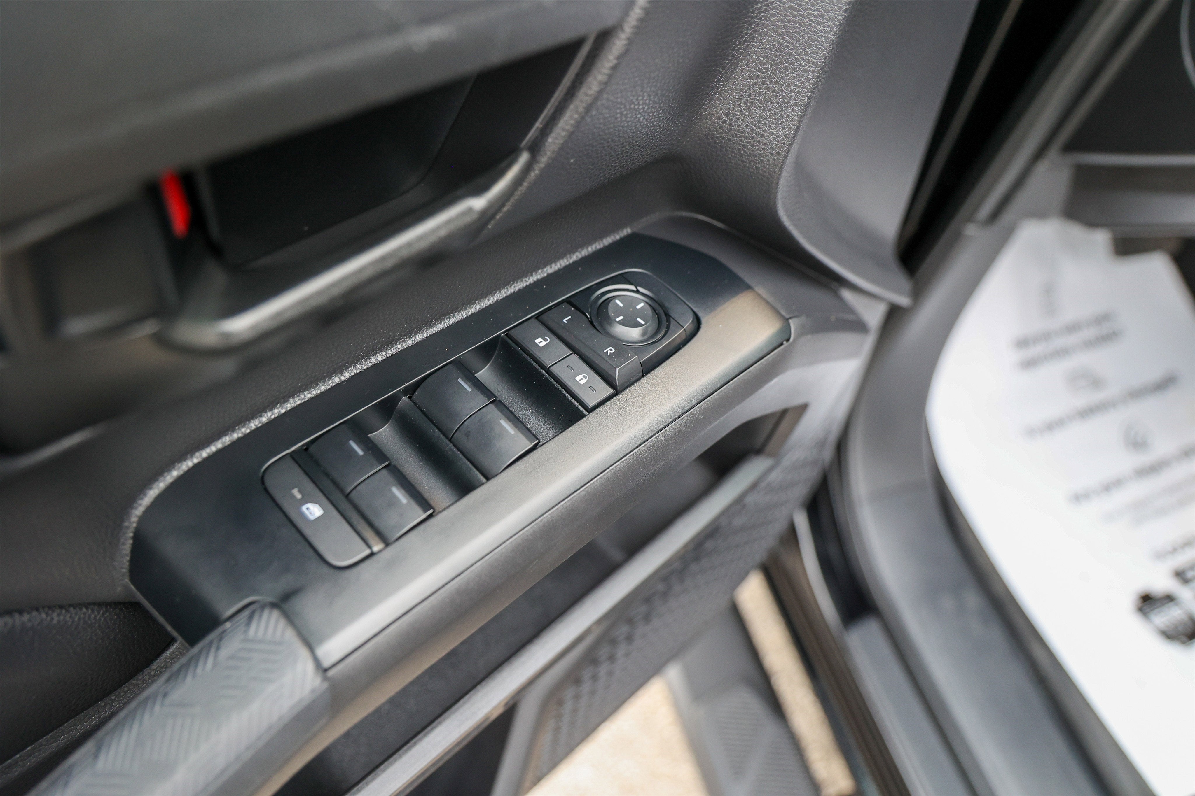 2025 Toyota TACOMA SR5 SR5