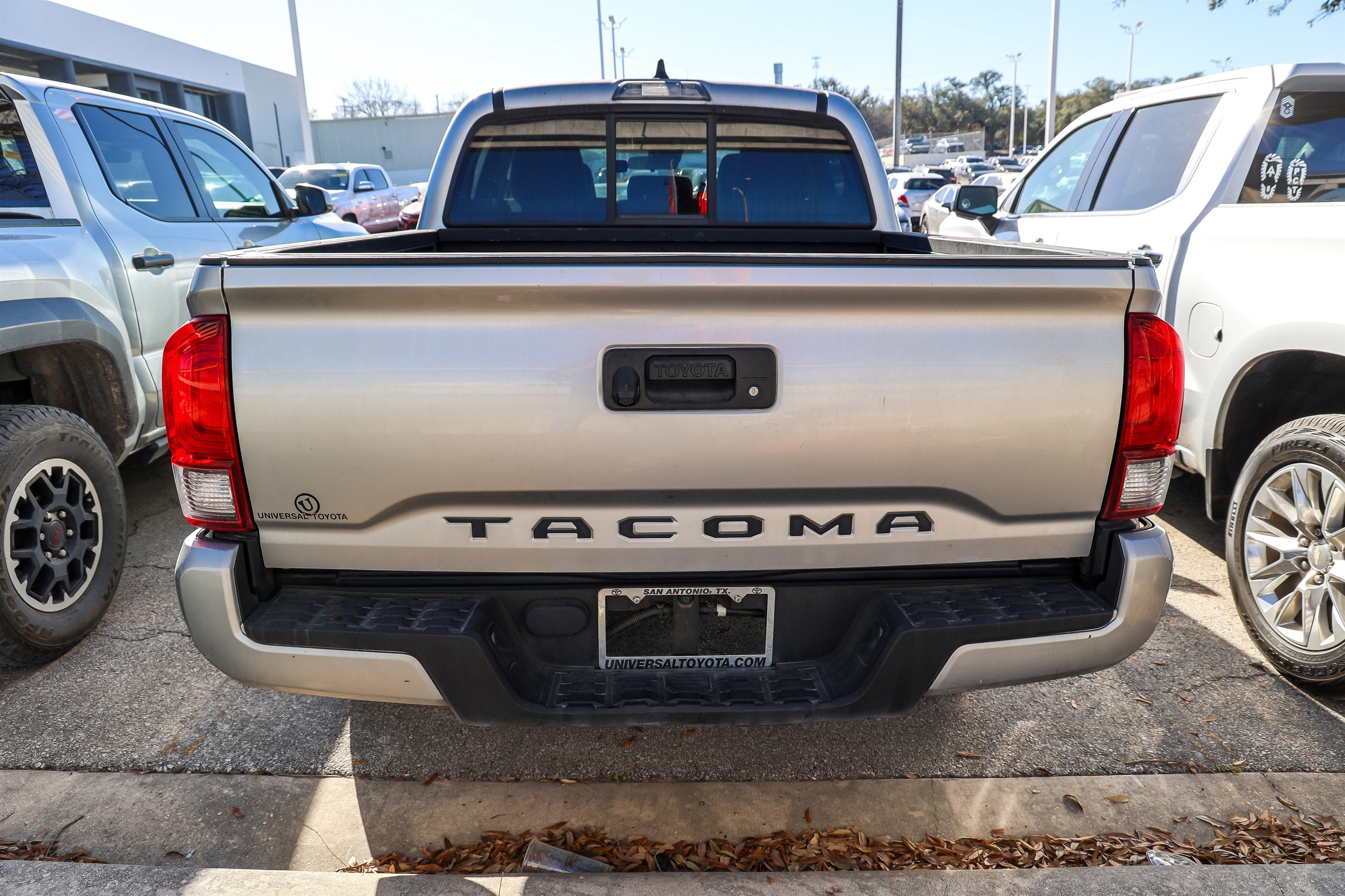 2022 Toyota TACOMA SR SR