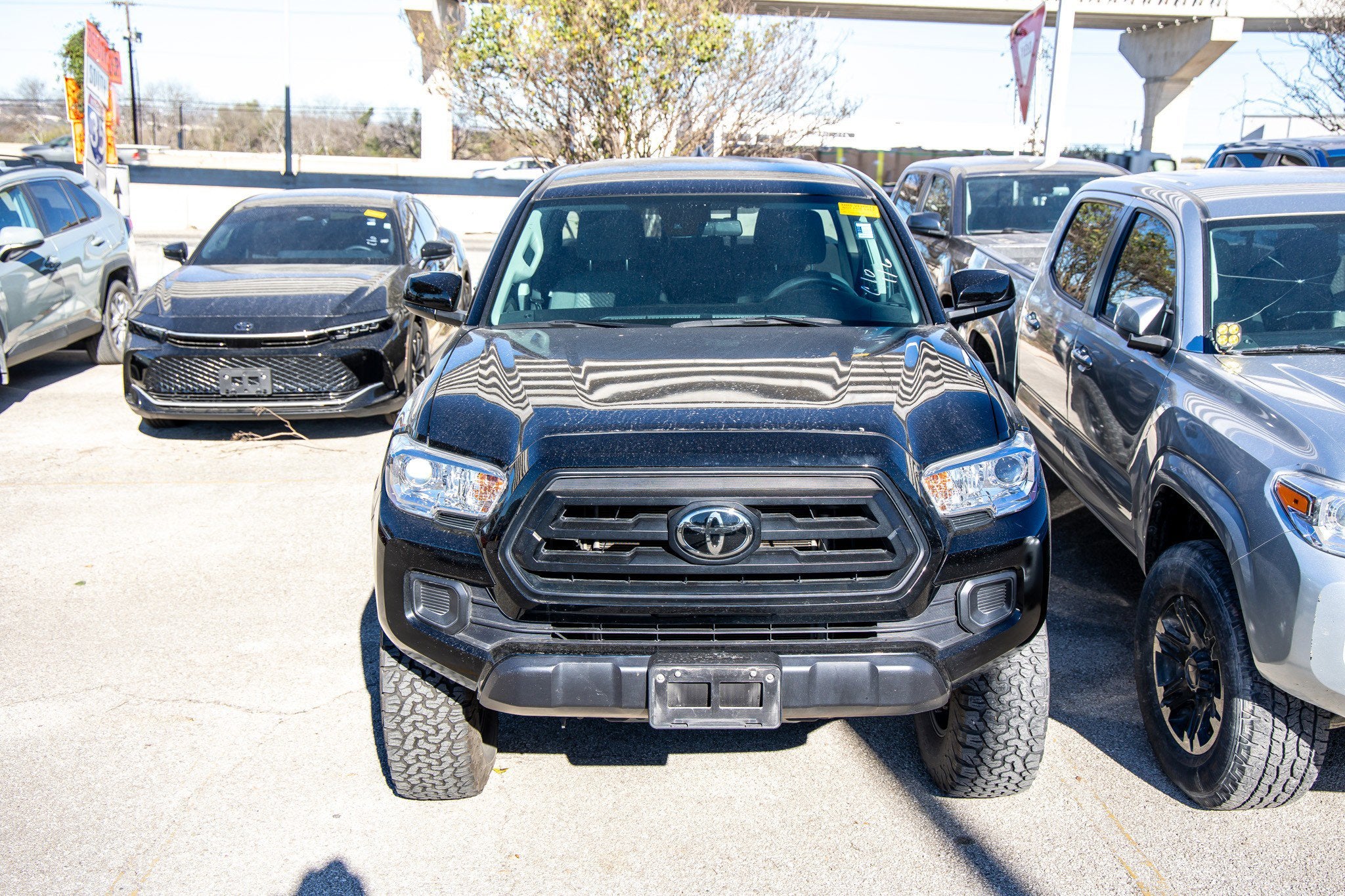 2023 Toyota TACOMA SR SR5