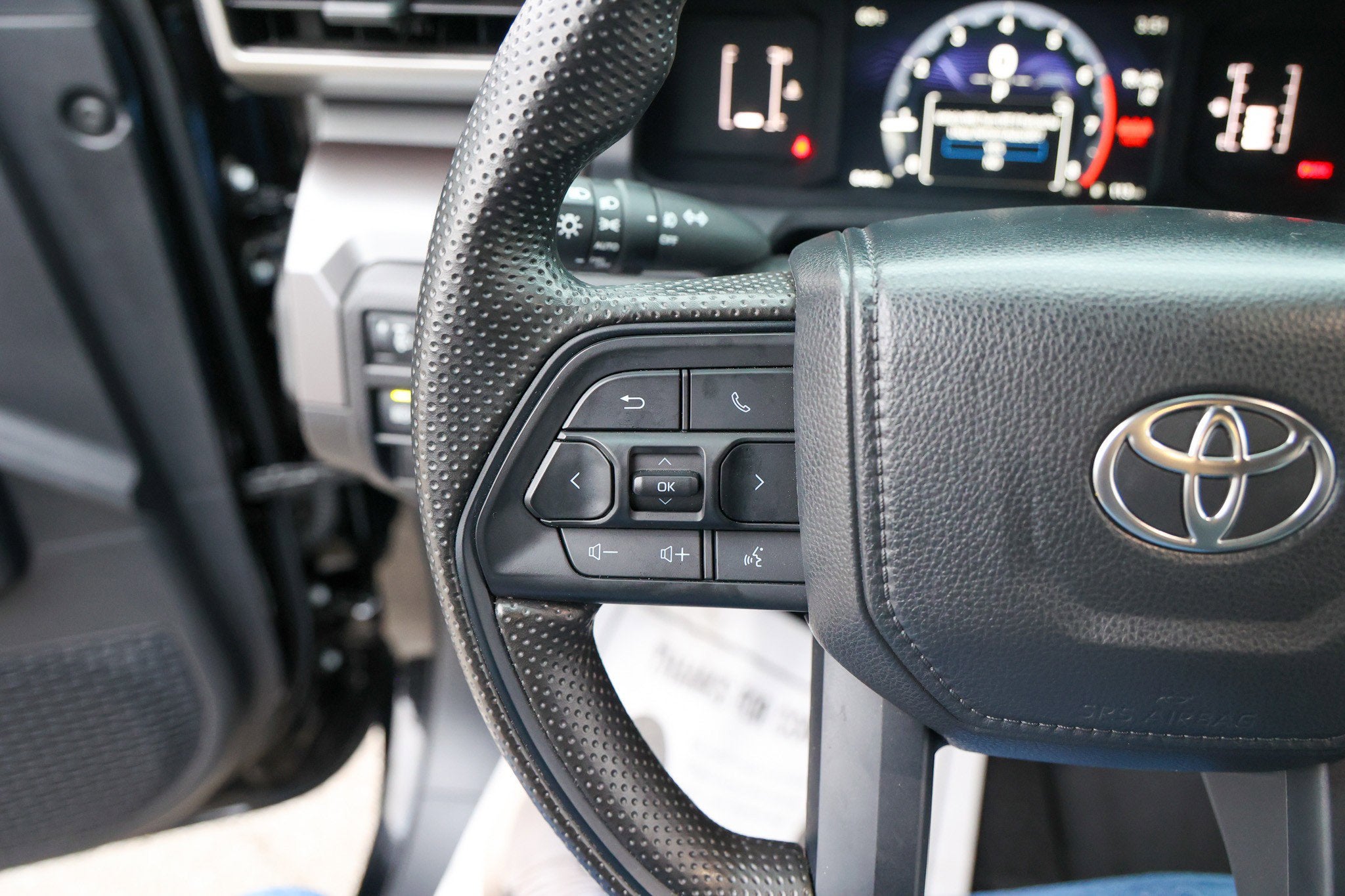 2024 Toyota TACOMA SR5 SR5