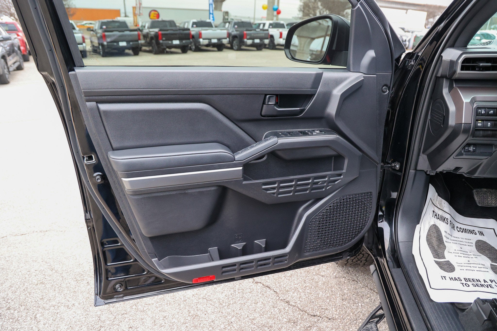 2024 Toyota TACOMA SR5 SR5