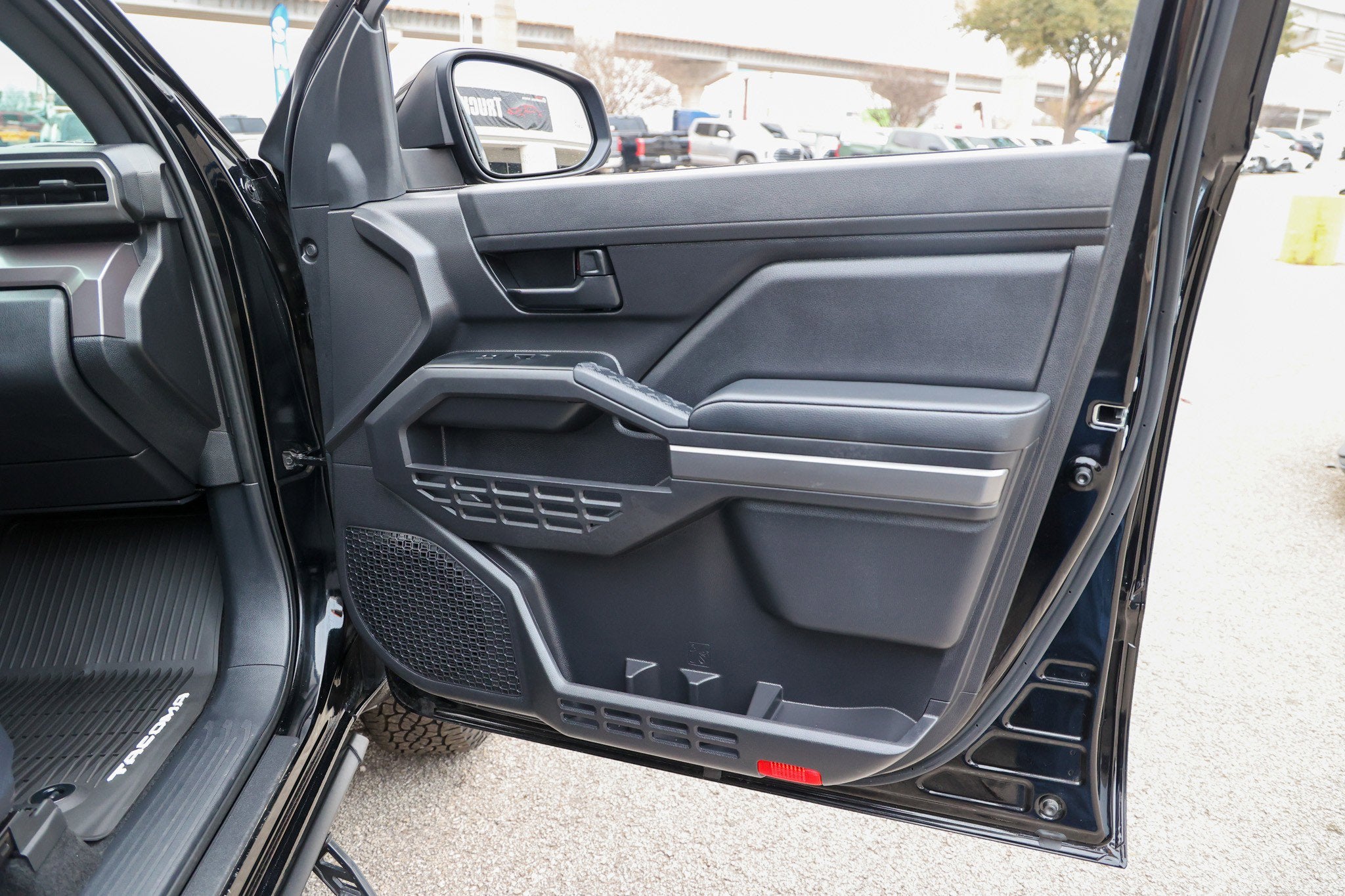 2024 Toyota TACOMA SR5 SR5